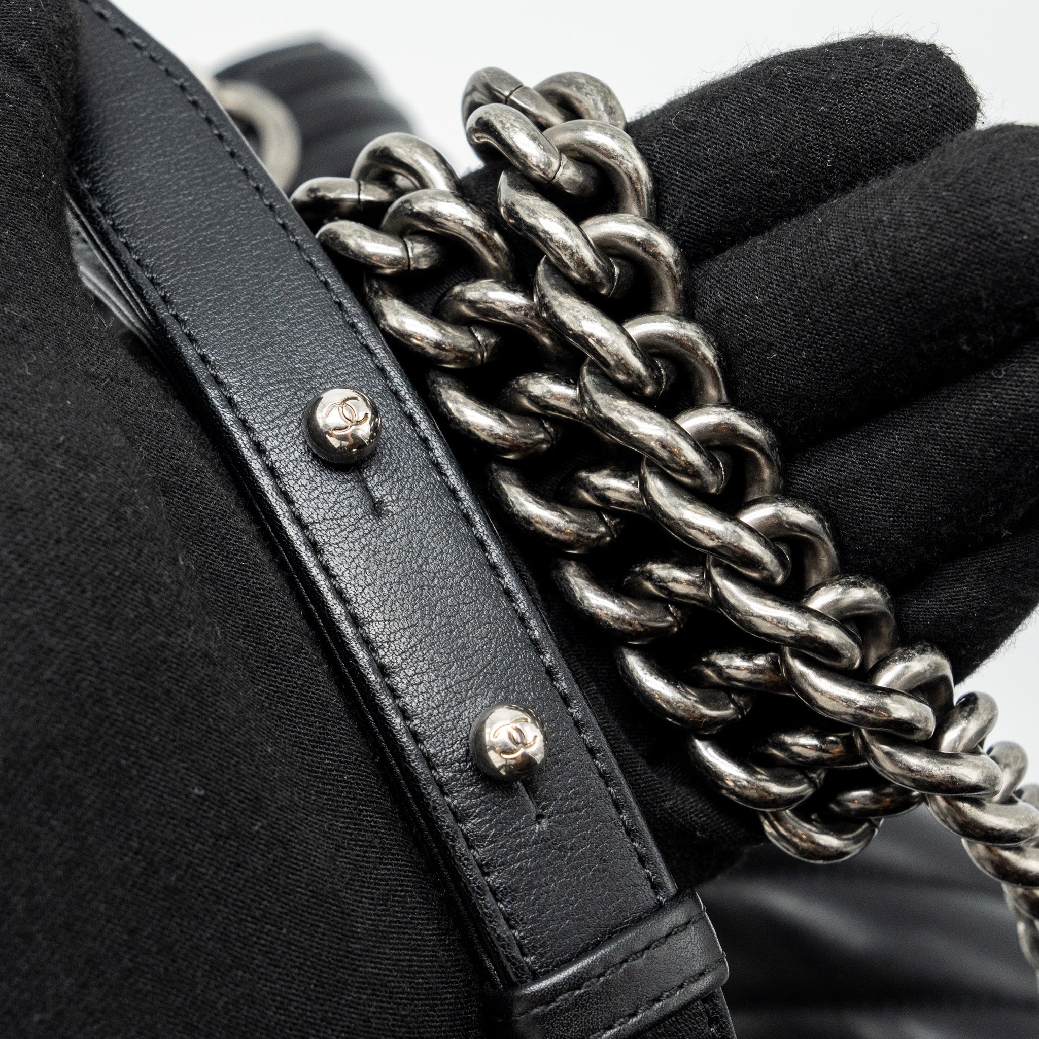 Chanel medium chevron boy bag lambskin black ruthenium hardware - Image 11