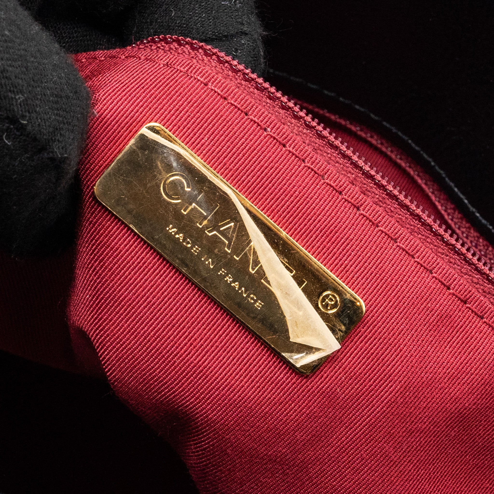 Chanel Medium 19 Bag Goatskin Black Multicolour hardware - Image 14