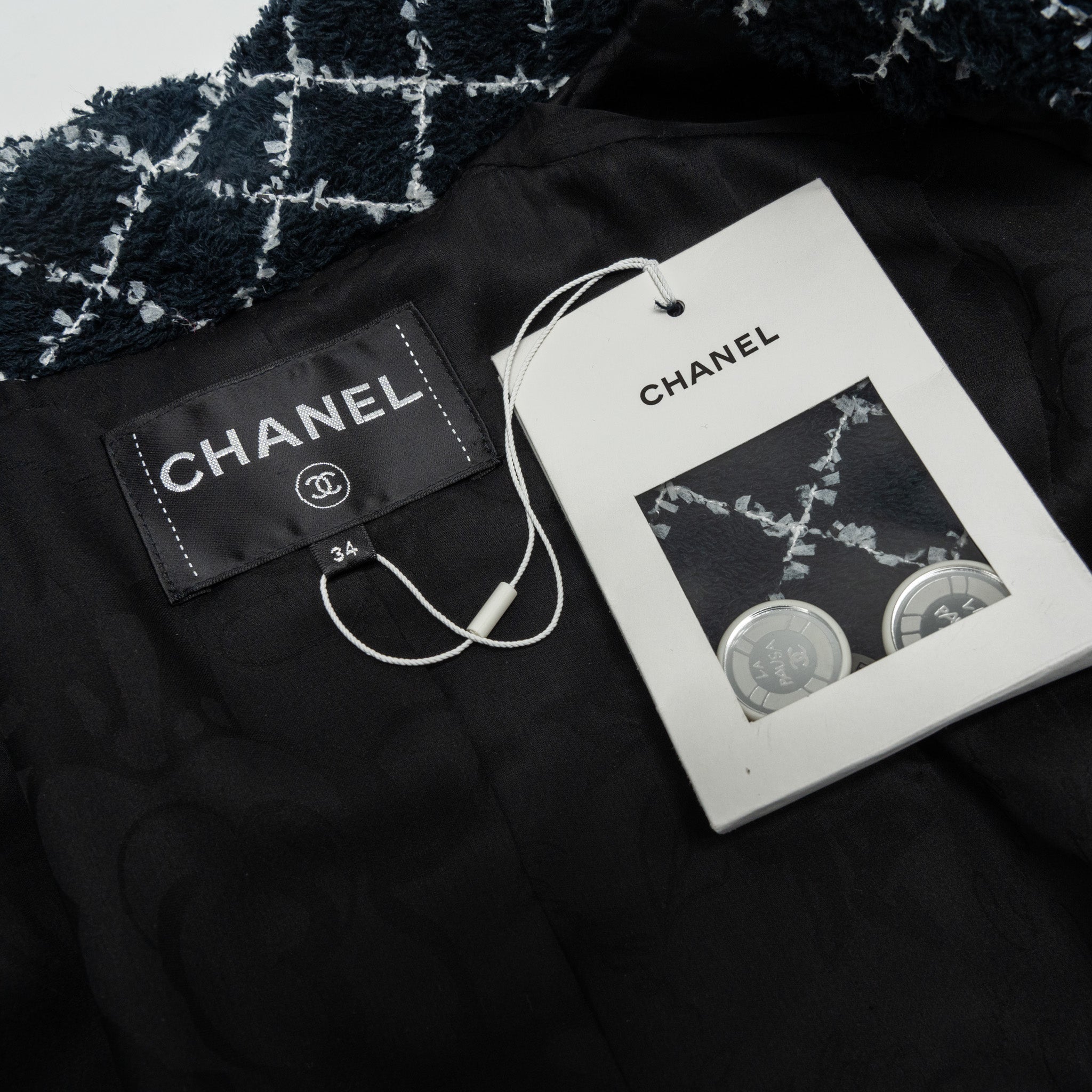 Chanel 19C Size 34 Jacket Cotton Knit Black/White - Image 5