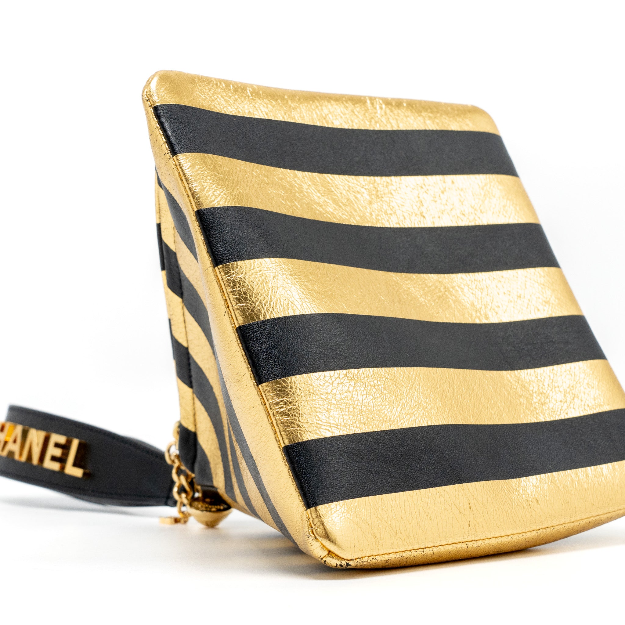 Chanel 19A cc kheops miscellaneous pyramid clutch lambskin/metallic gold/ black GHW - Image 6