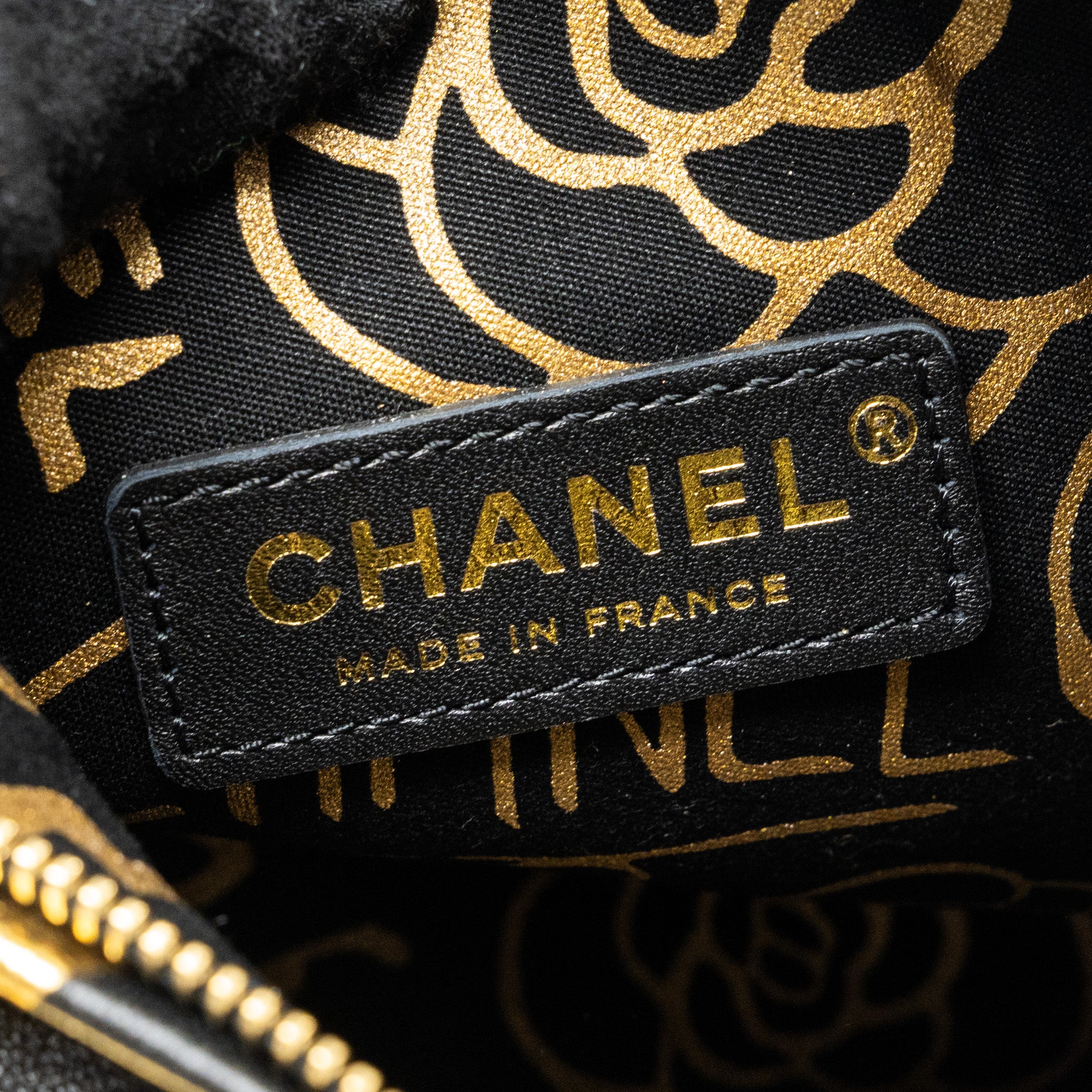 Chanel 19A cc kheops miscellaneous pyramid clutch lambskin/metallic gold/ black GHW - Image 11