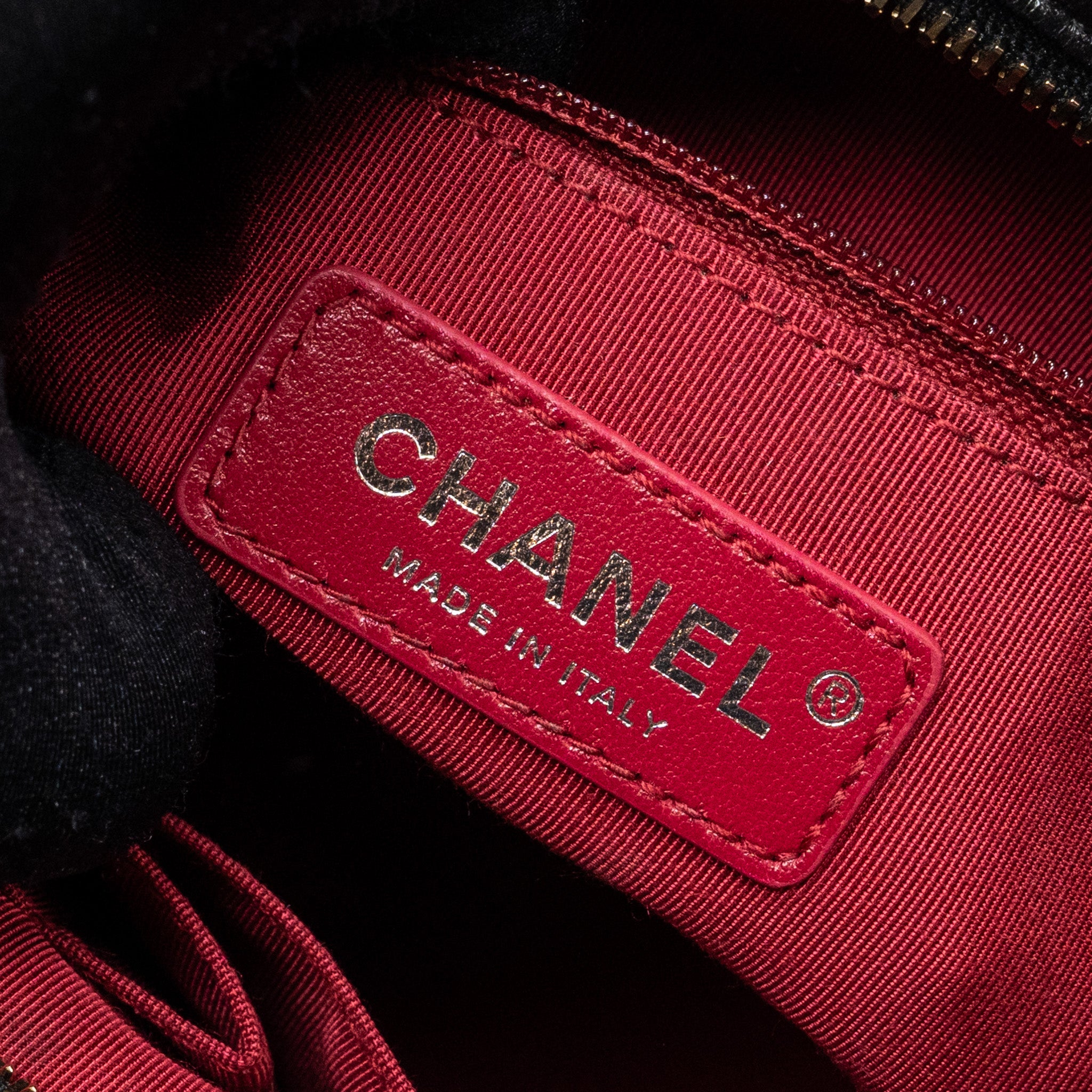 CHANEL GABRIELLE HOBO BAG CALFSKIN BLACK MULTICOLOUR HARDWARE - Image 12