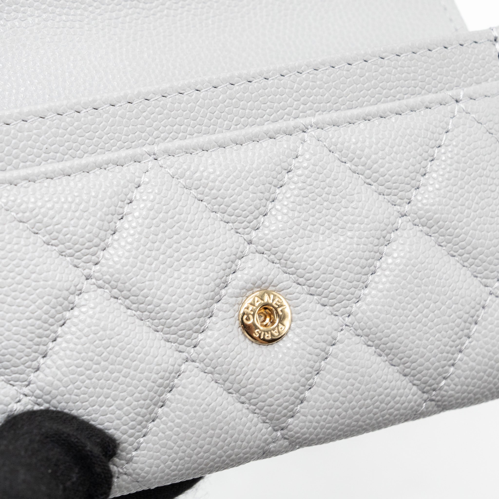 Chanel Classic Flap Card Holder Caviar Light Grey LGHW - Image 9