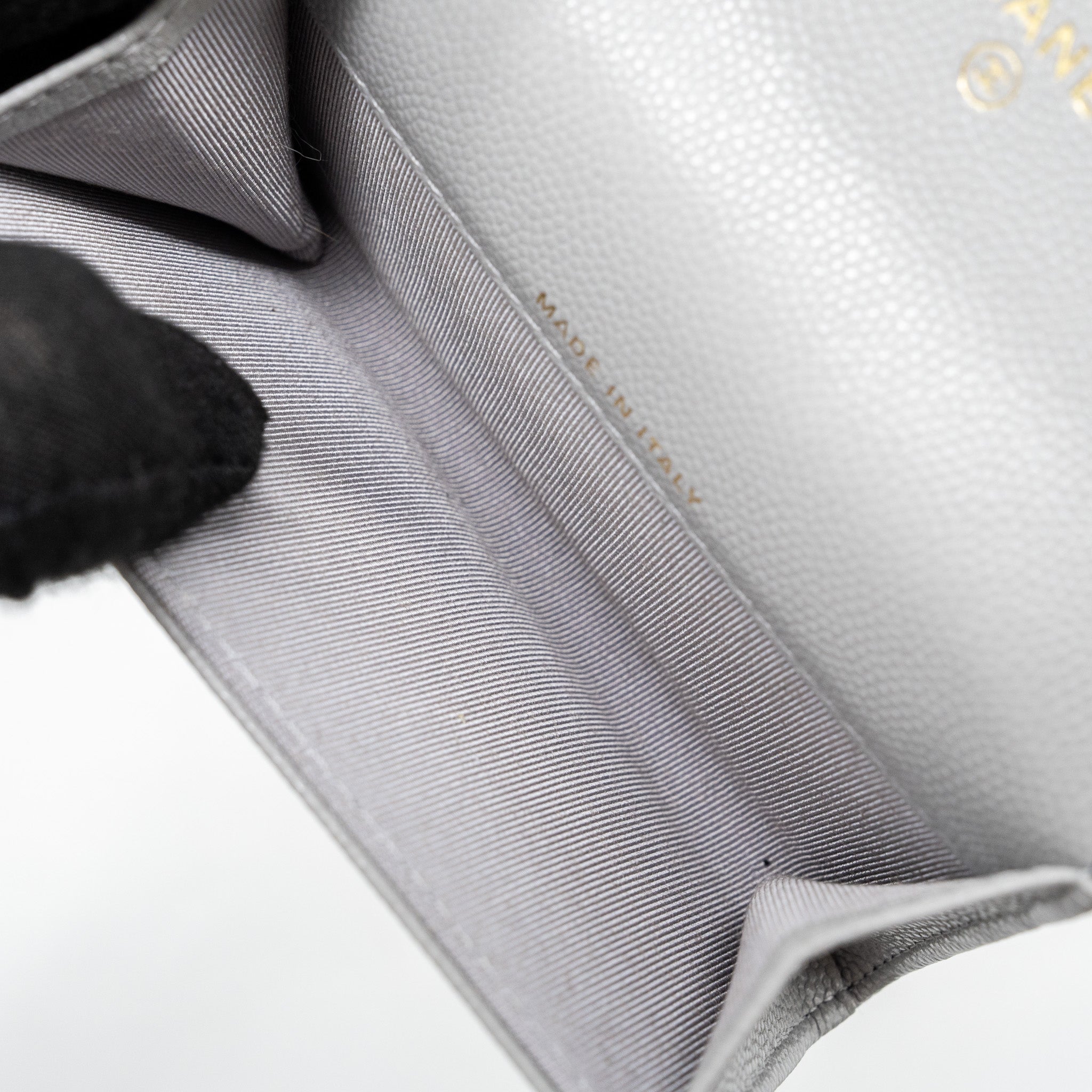 Chanel Classic Flap Card Holder Caviar Light Grey LGHW - Image 10