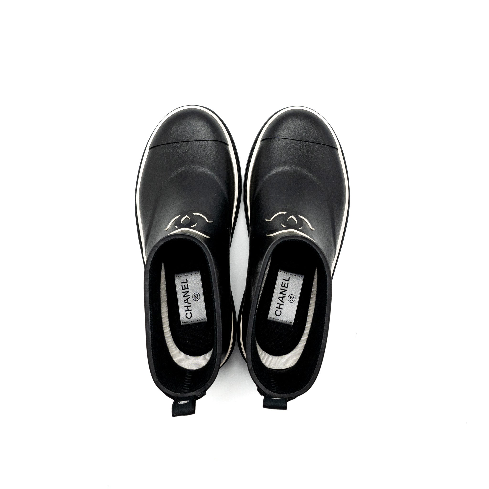 Chanel Size 38 Rubber Ankle Boots Black/ White - Image 5