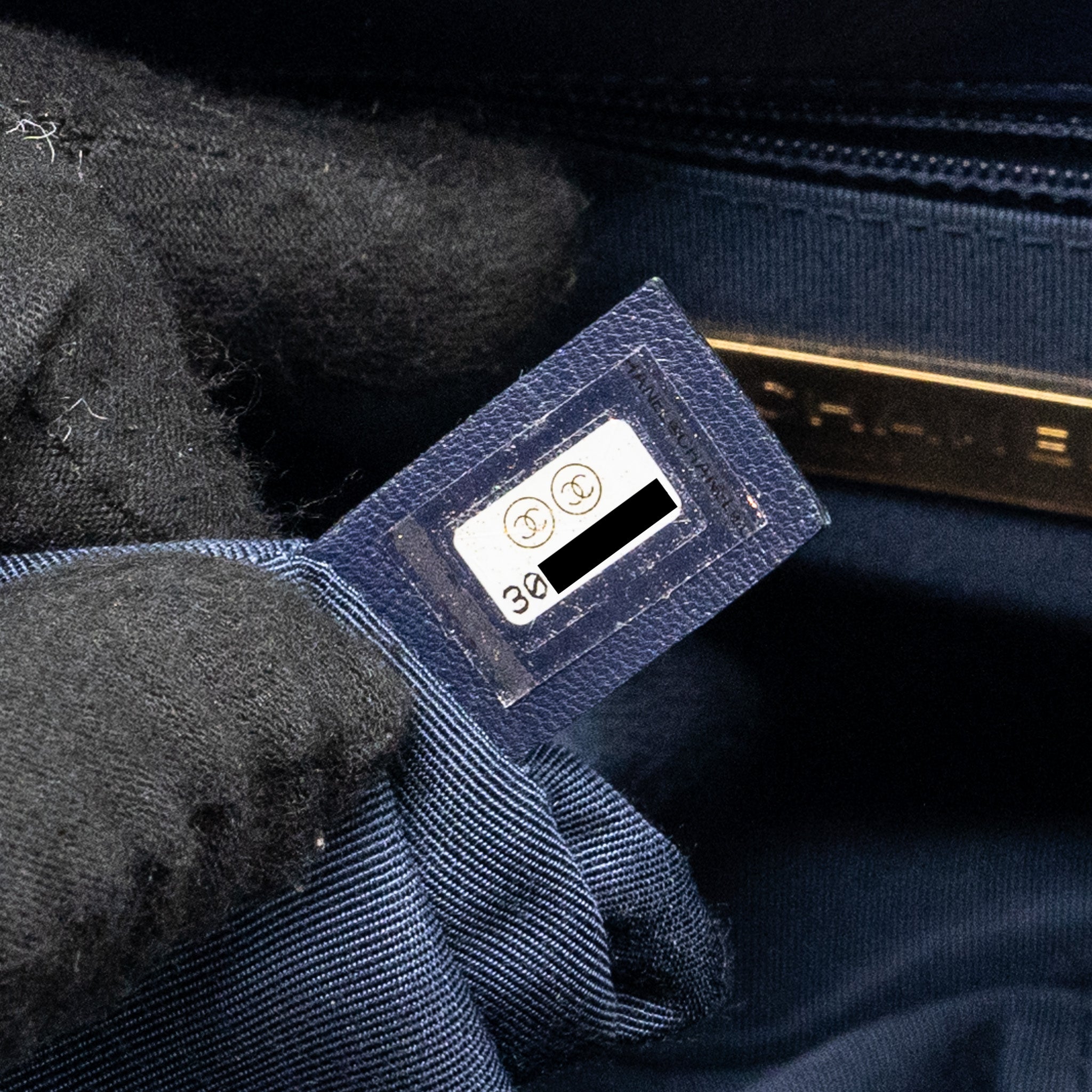Chanel maxi 19 bag goatskin dark blue multicolour hardware - Image 15