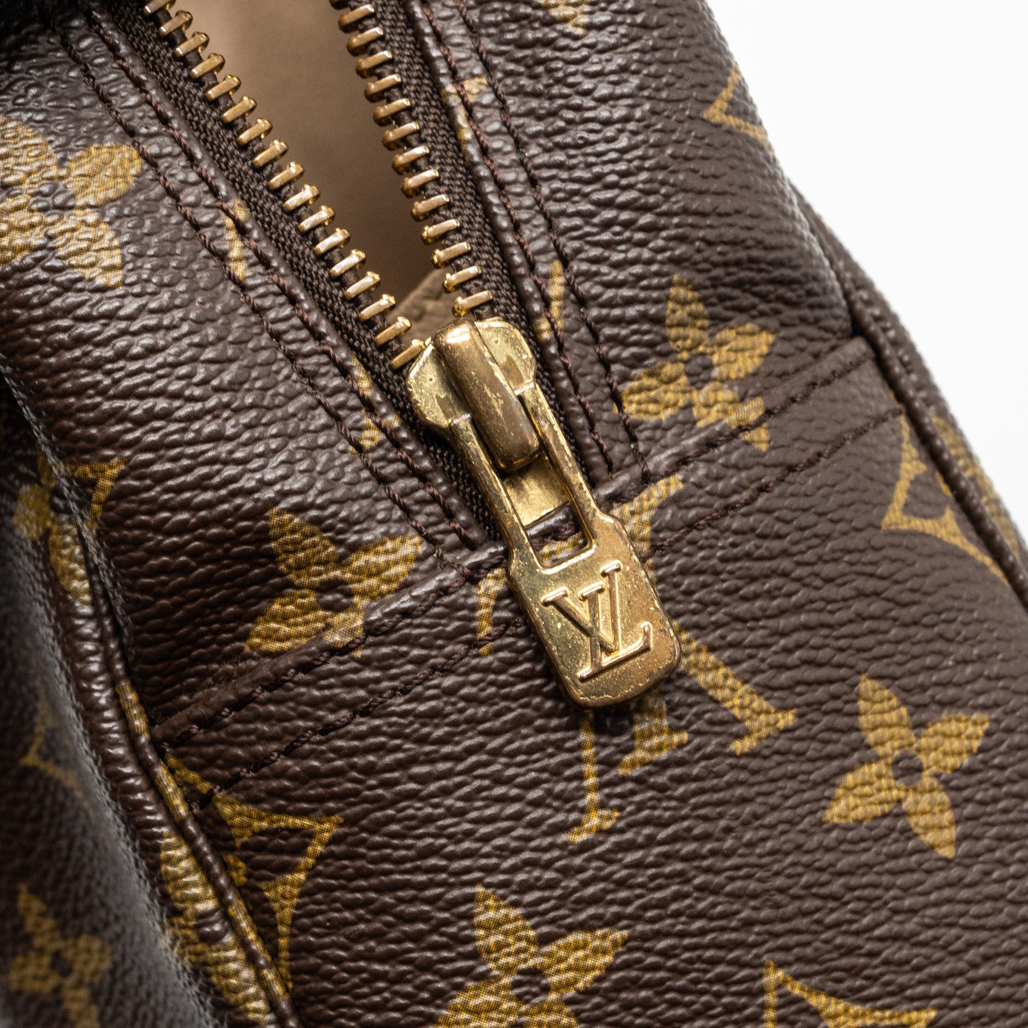 Louis Vuitton Vintage Trousse Toilette 28 Cosmetic Bag Monogram Canvas GHW - Image 11