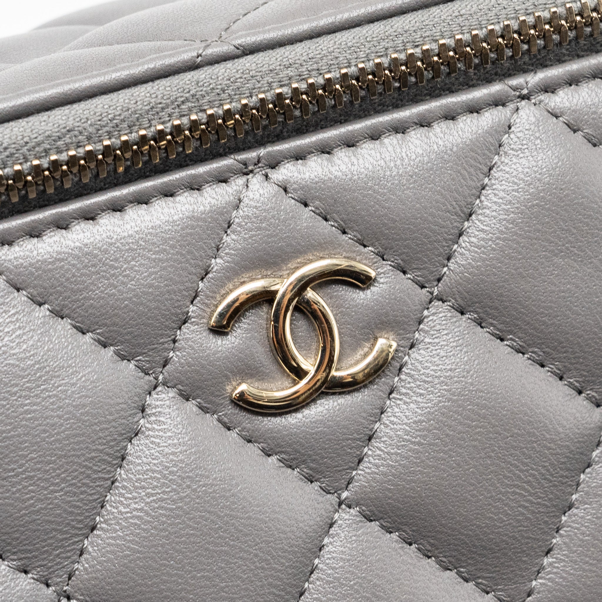 Chanel long vanity case lambskin grey LGHW (microchip) - Image 9
