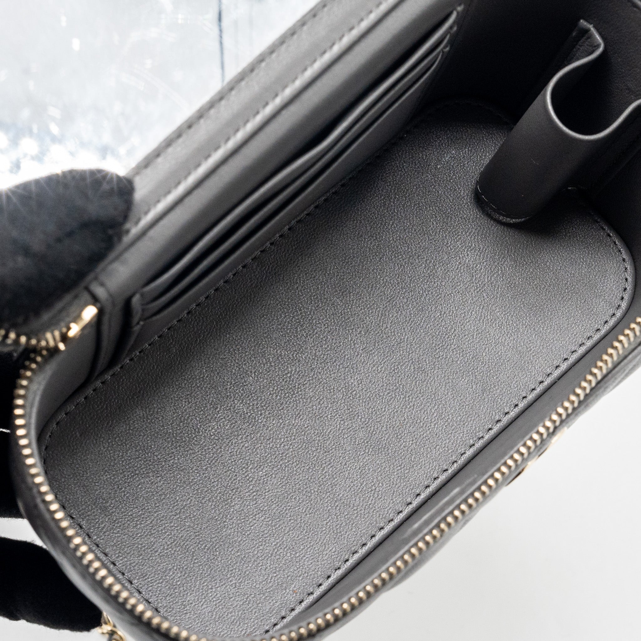 Chanel long vanity case lambskin grey LGHW (microchip) - Image 12