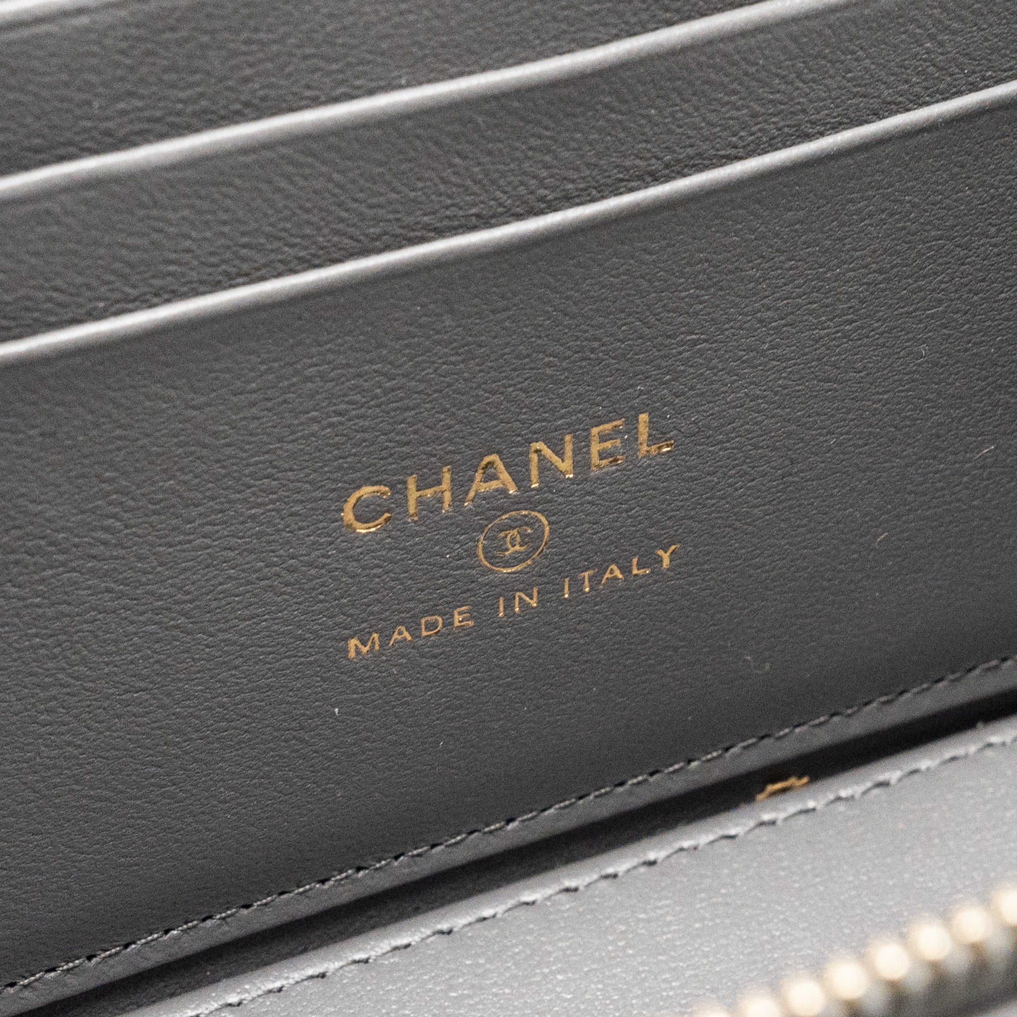 Chanel long vanity case lambskin grey LGHW (microchip) - Image 13