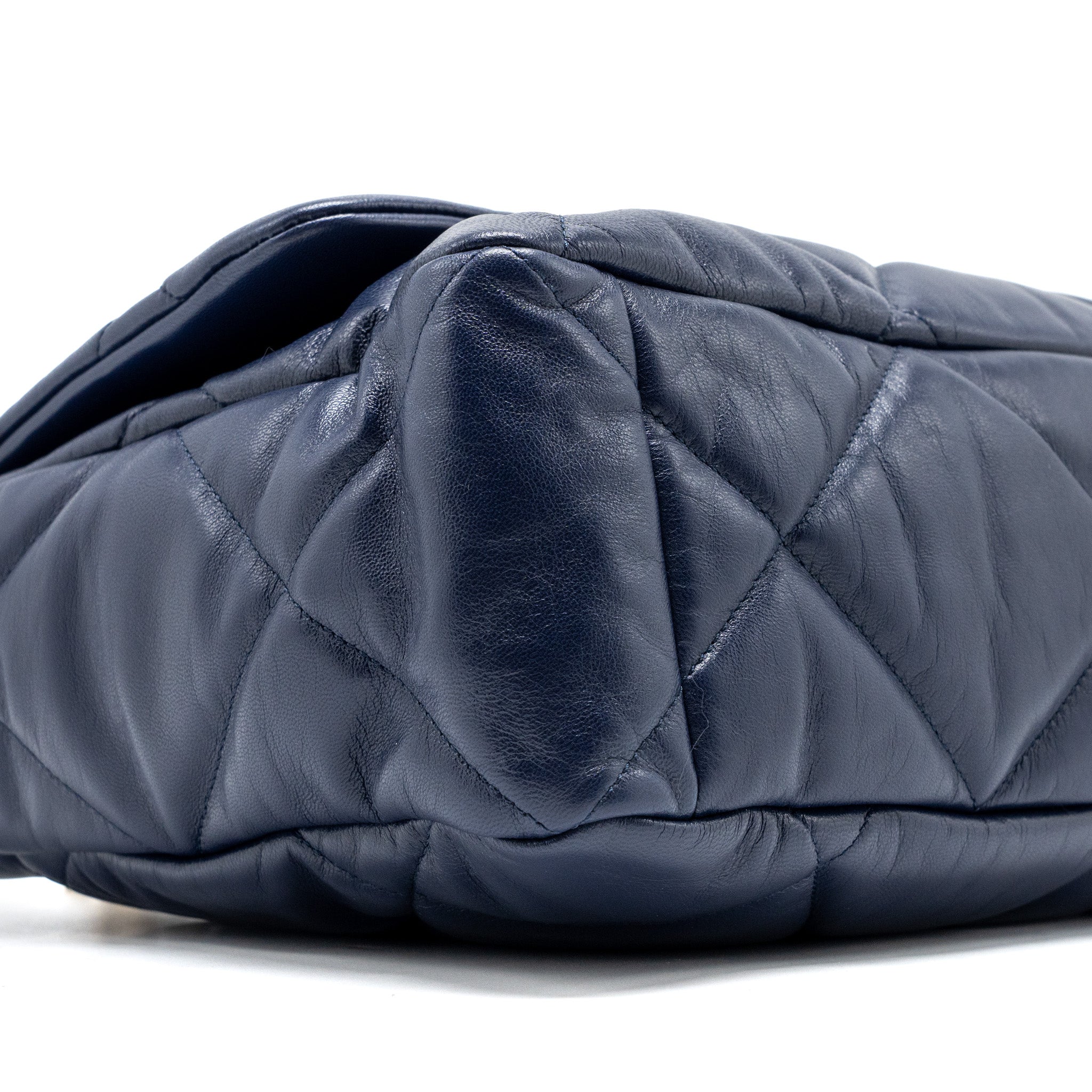 Chanel maxi 19 bag goatskin dark blue multicolour hardware - Image 7