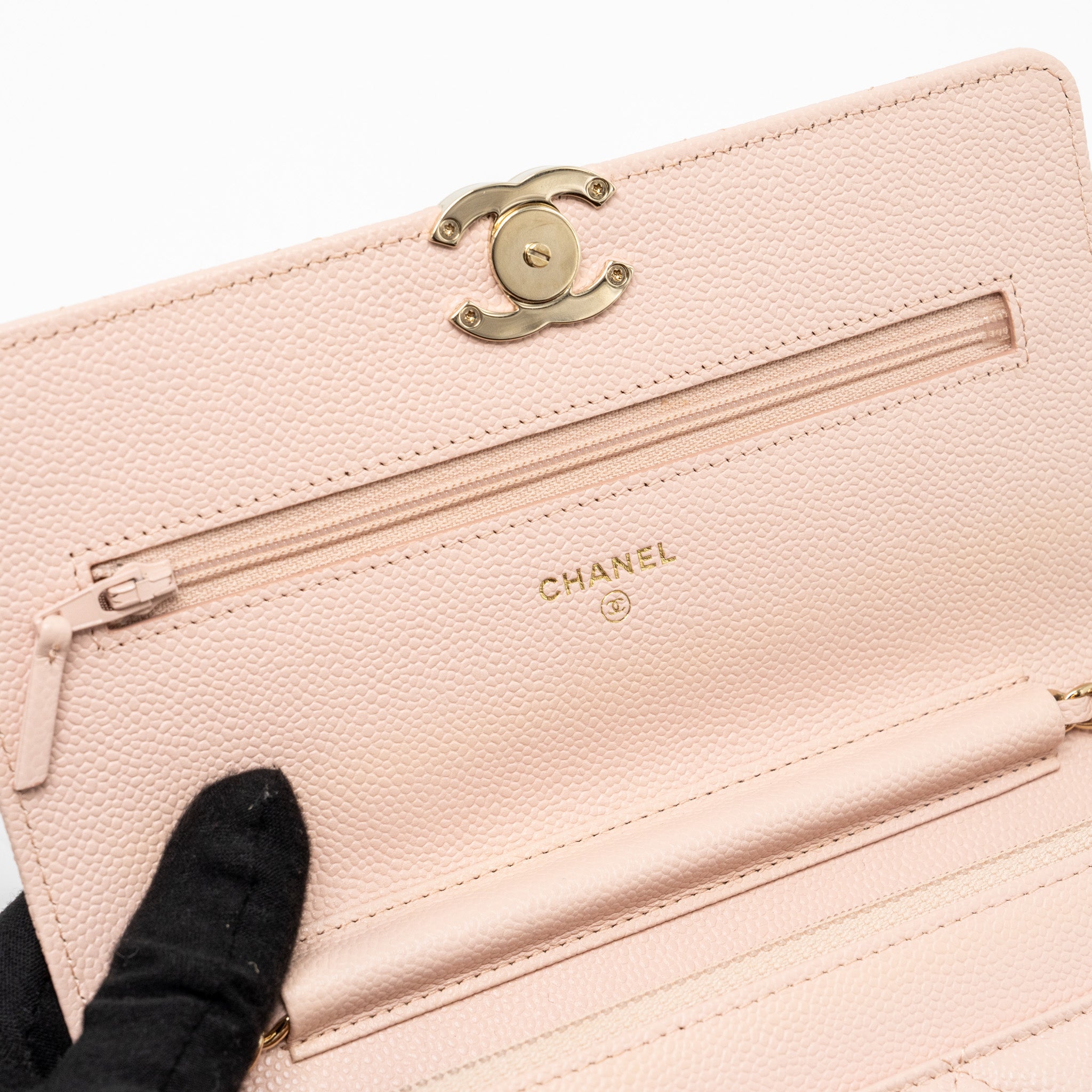 Chanel Enamel logo quilted wallet on chain caviar light pink LGHW - Image 10
