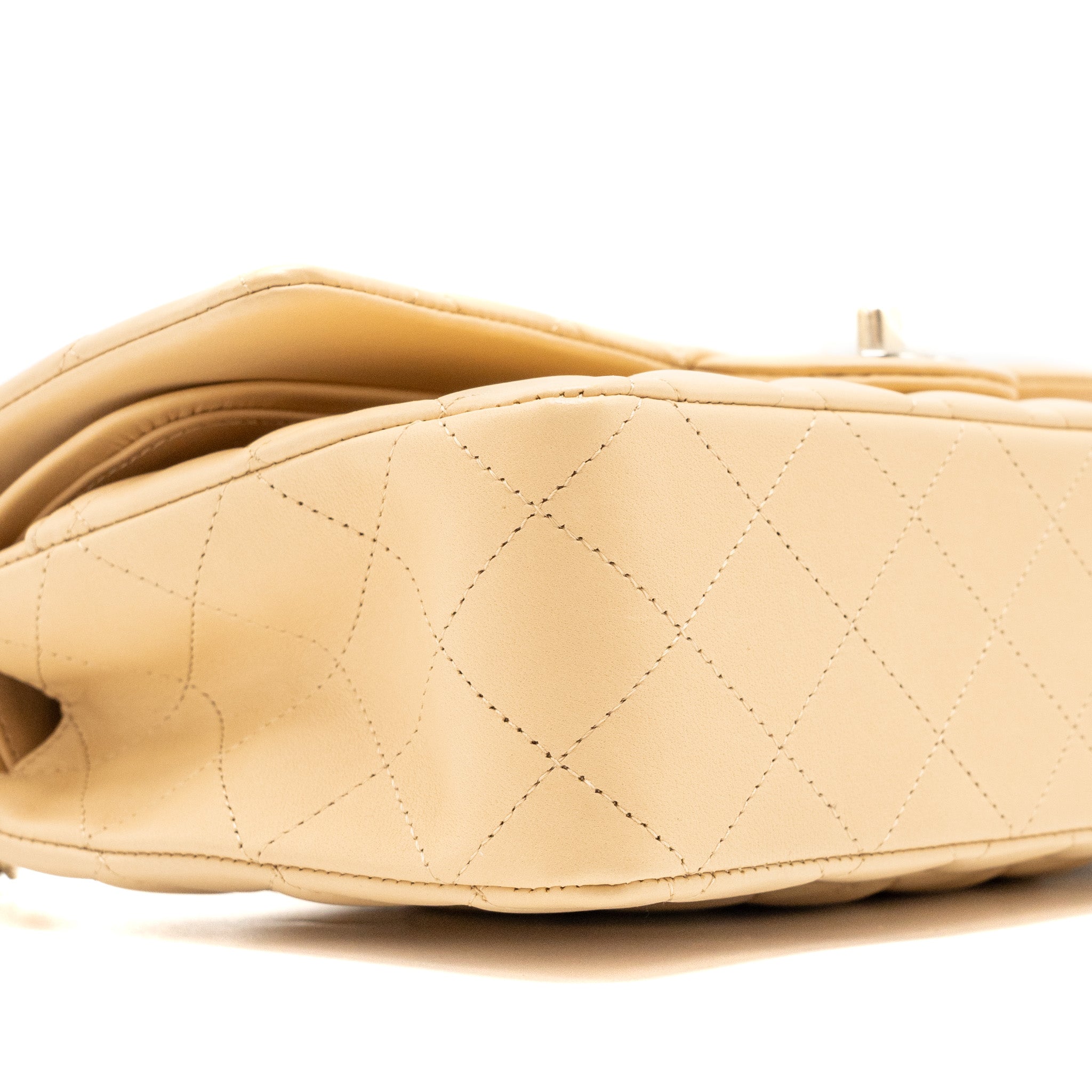 Chanel Medium Classic Double Flap Bag Lambskin Beige LGHW (Microchip) - Image 6