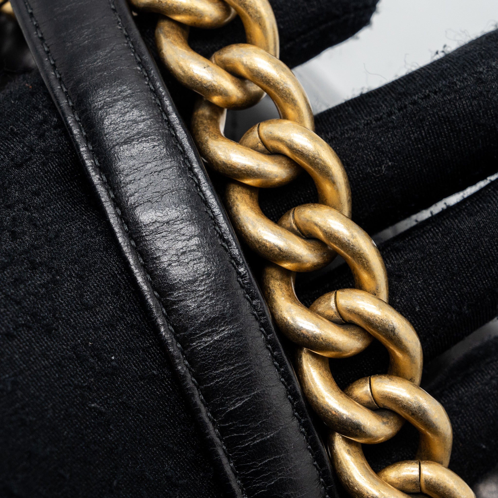Chanel Flap Bag with chains handle calfskin black GHW - Image 16