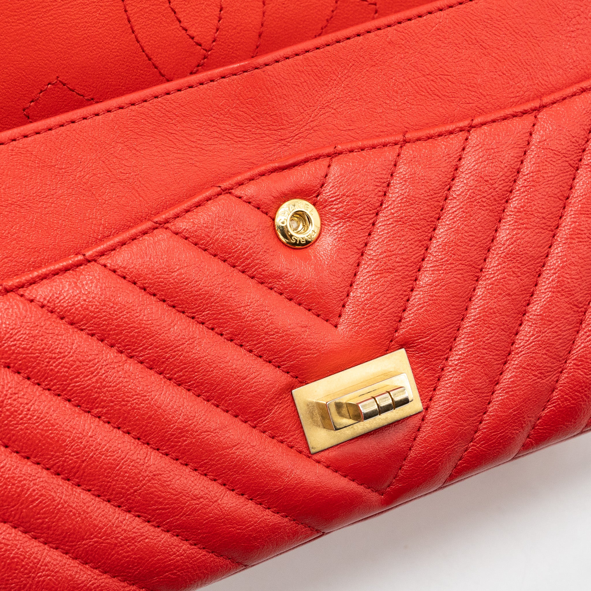 Chanel Small 2.55 Reissue Flap Bag Chevron Calfskin Red GHW - Image 14