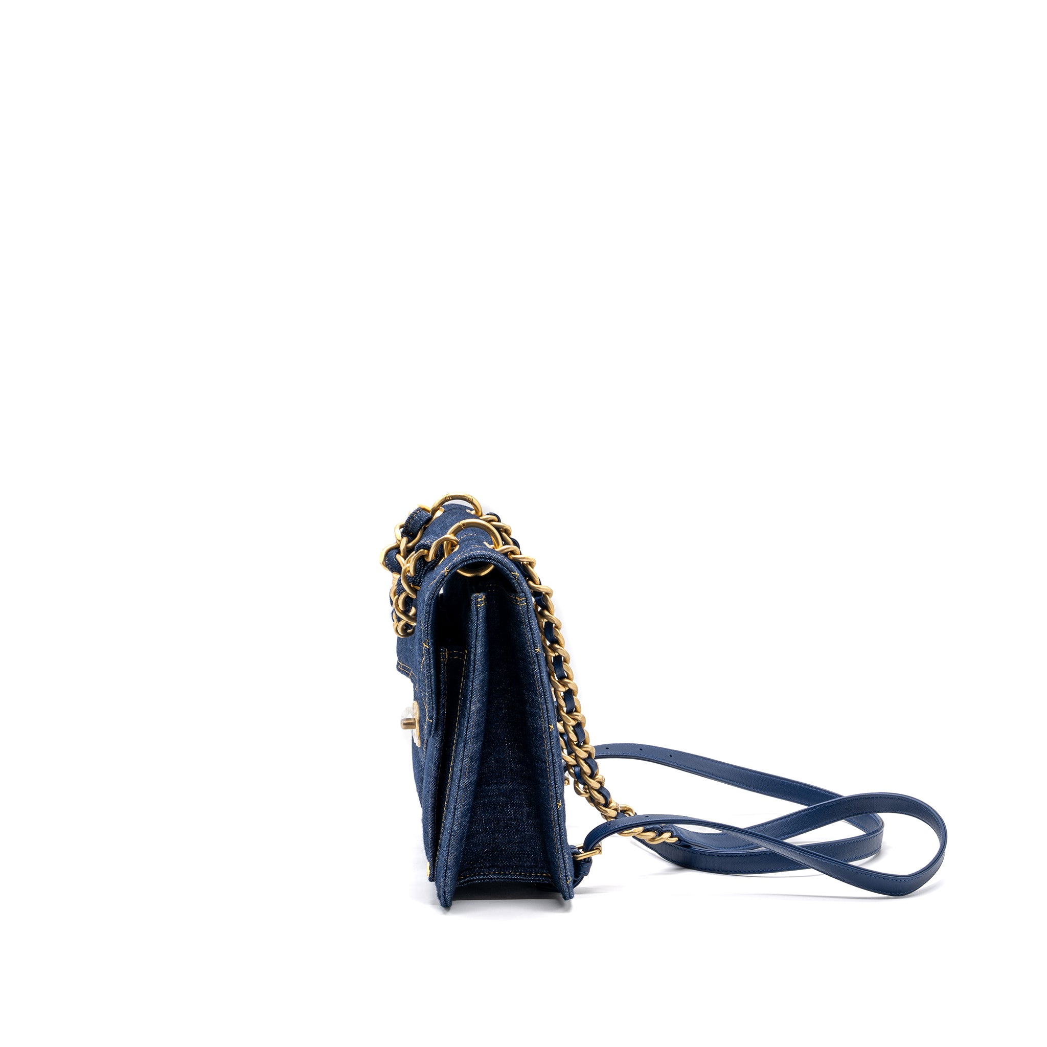 Chanel 23S flap backpack denim blue with GHW (microchip) - Image 3