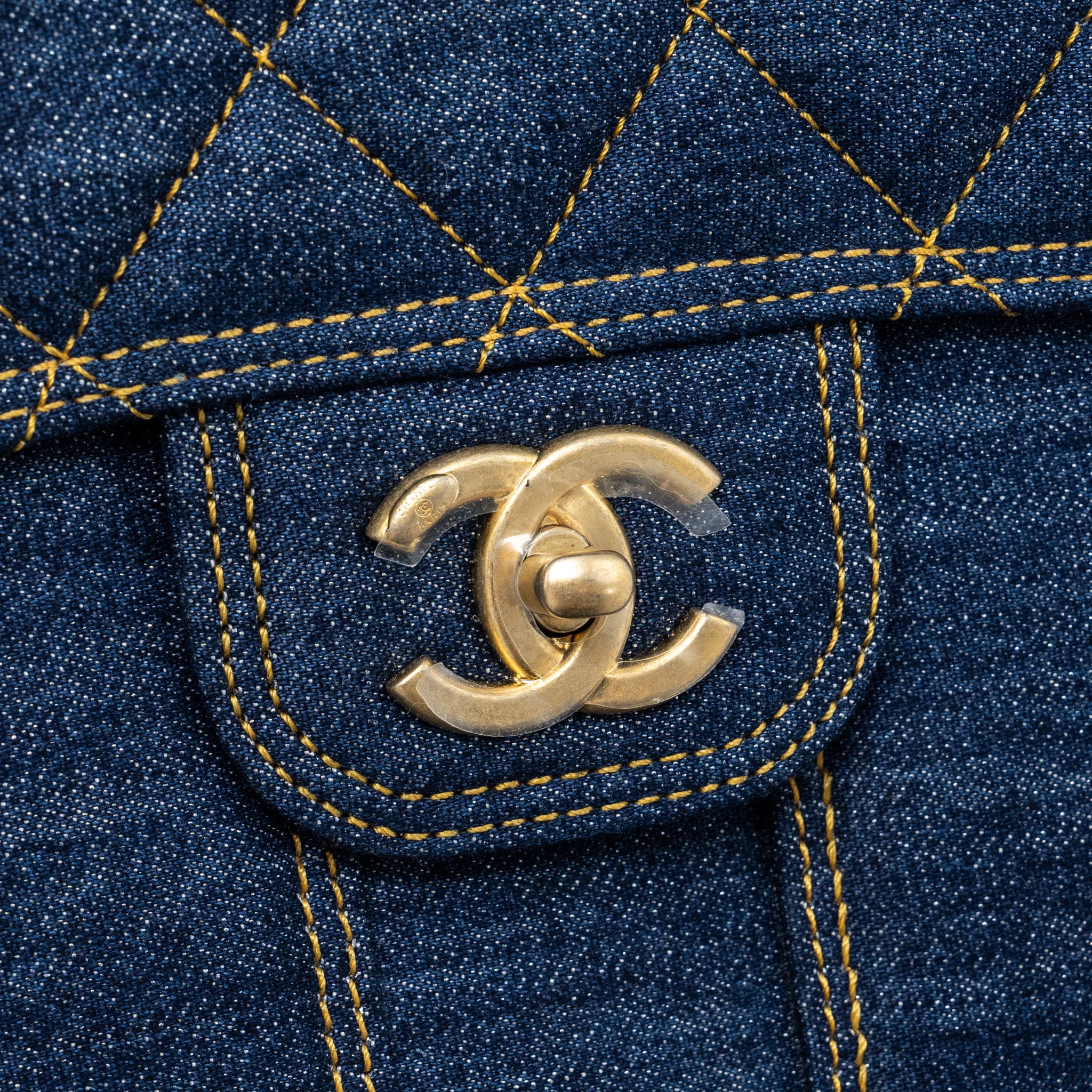 Chanel 23S flap backpack denim blue with GHW (microchip) - Image 9