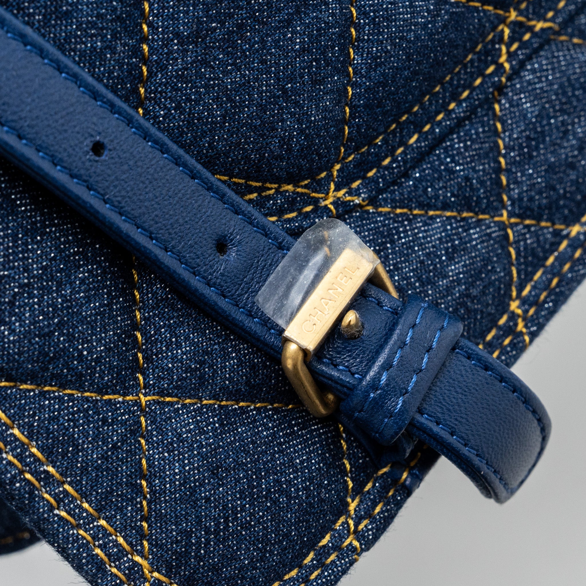 Chanel 23S flap backpack denim blue with GHW (microchip) - Image 12