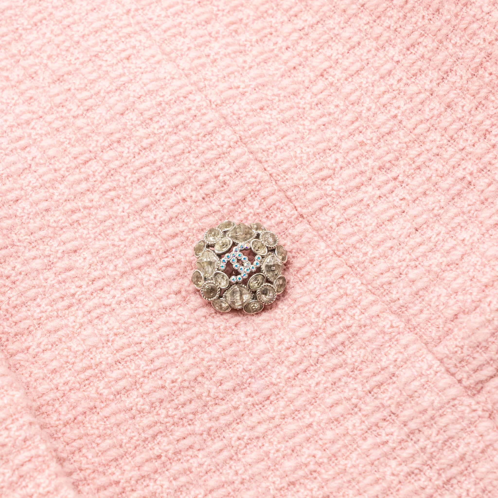 Chanel size 34 22K jacket wool light pink - Image 4