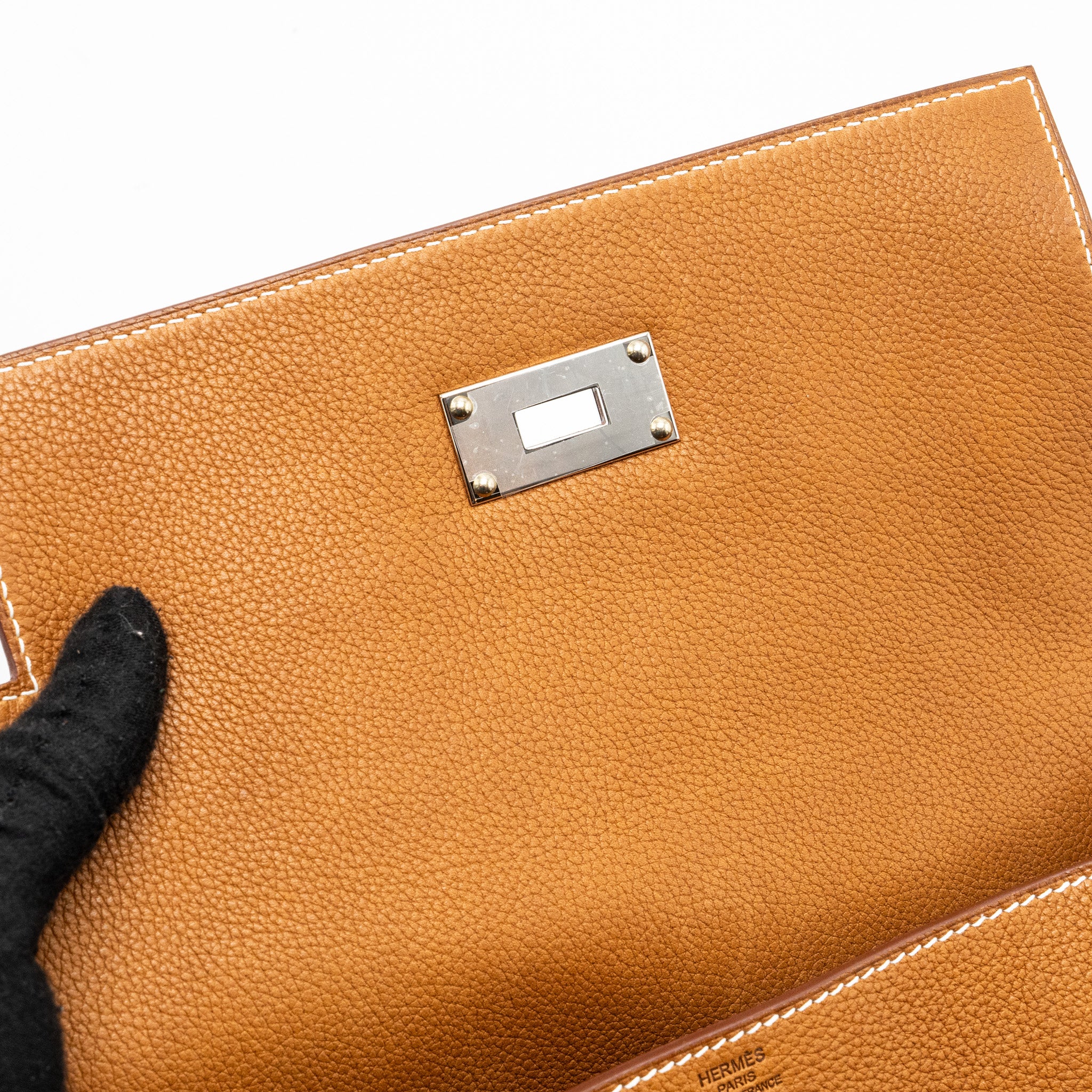 Hermes Kelly Messanger PM bag Barenia Faubourg leather 34 Fauve SHW Stamp B - Image 11