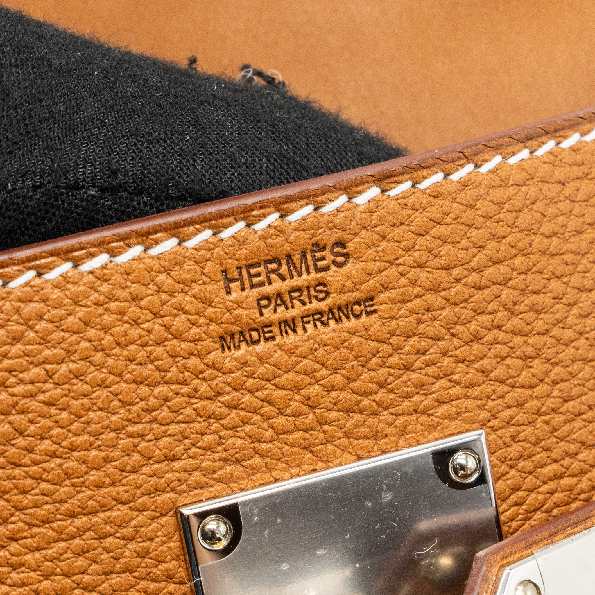 Hermes Kelly Messanger PM bag Barenia Faubourg leather 34 Fauve SHW Stamp B - Image 10