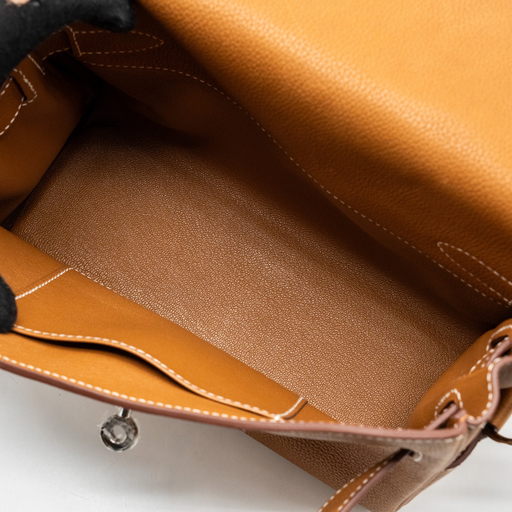 Hermes Kelly Messanger PM bag Barenia Faubourg leather 34 Fauve SHW Stamp B - Image 12