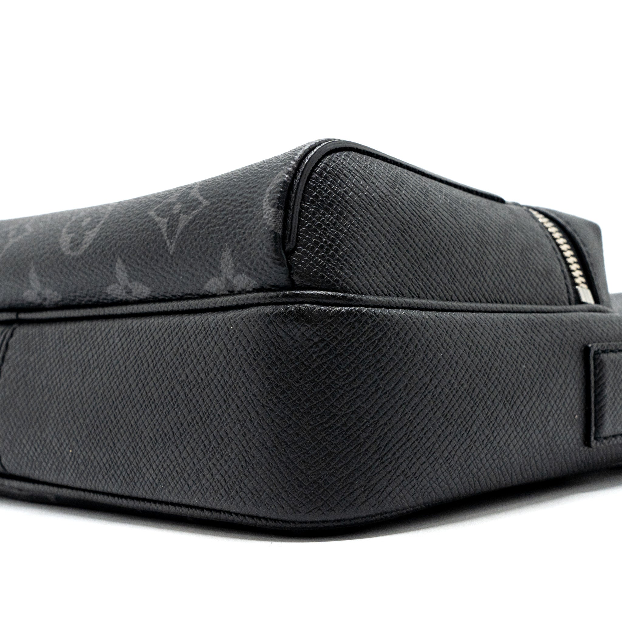 Louis Vuitton Messenger Bag Monogram Eclipse SHW - Image 7