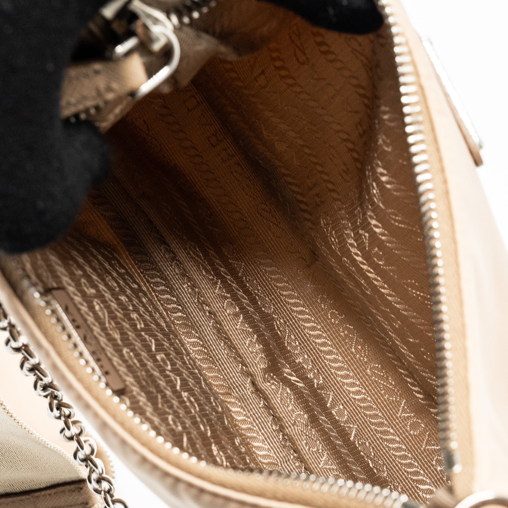 Prada Re-edition 2005 Shoulder Bag Re-Nylon Beige SHW - Image 12