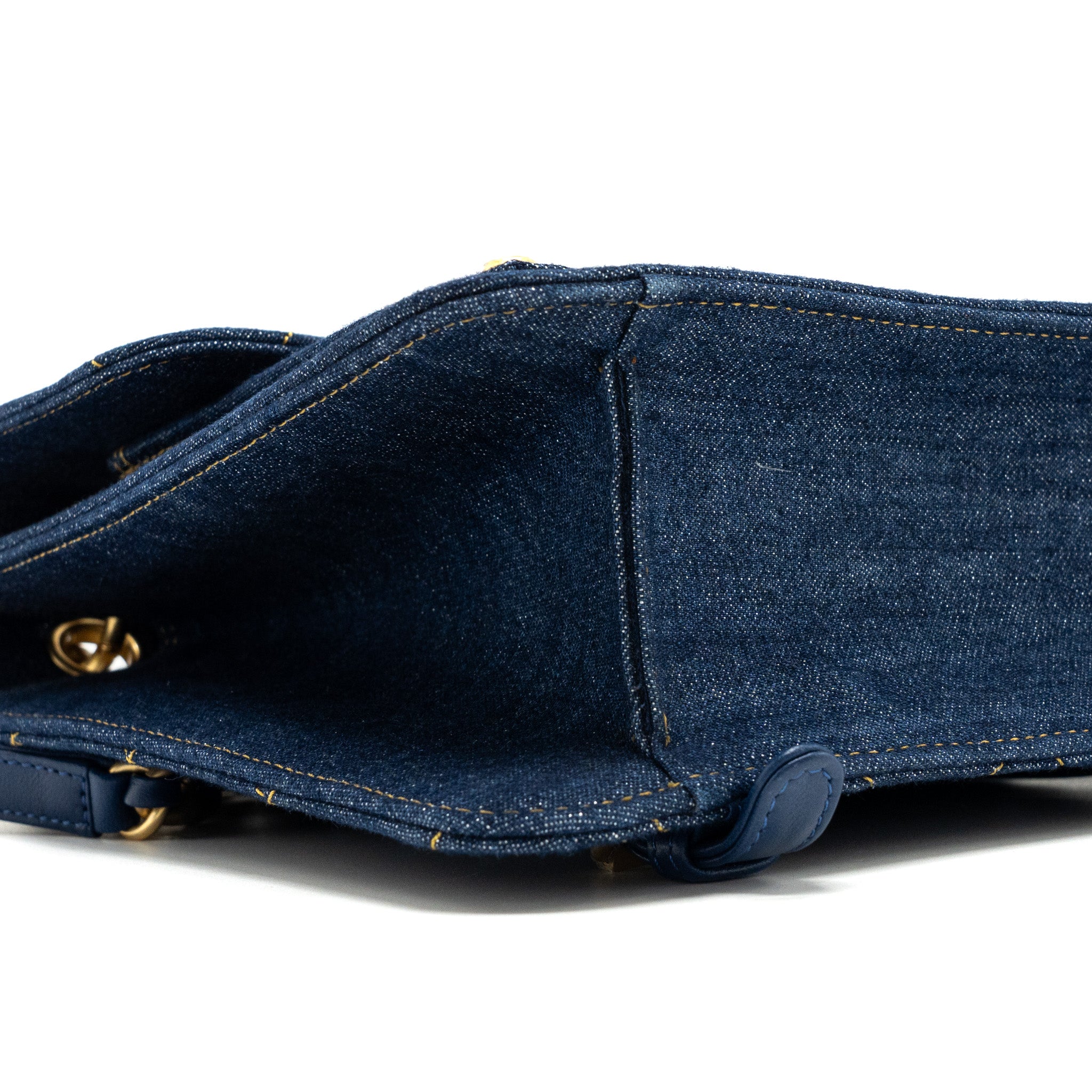 Chanel 23S flap backpack denim blue with GHW (microchip) - Image 7
