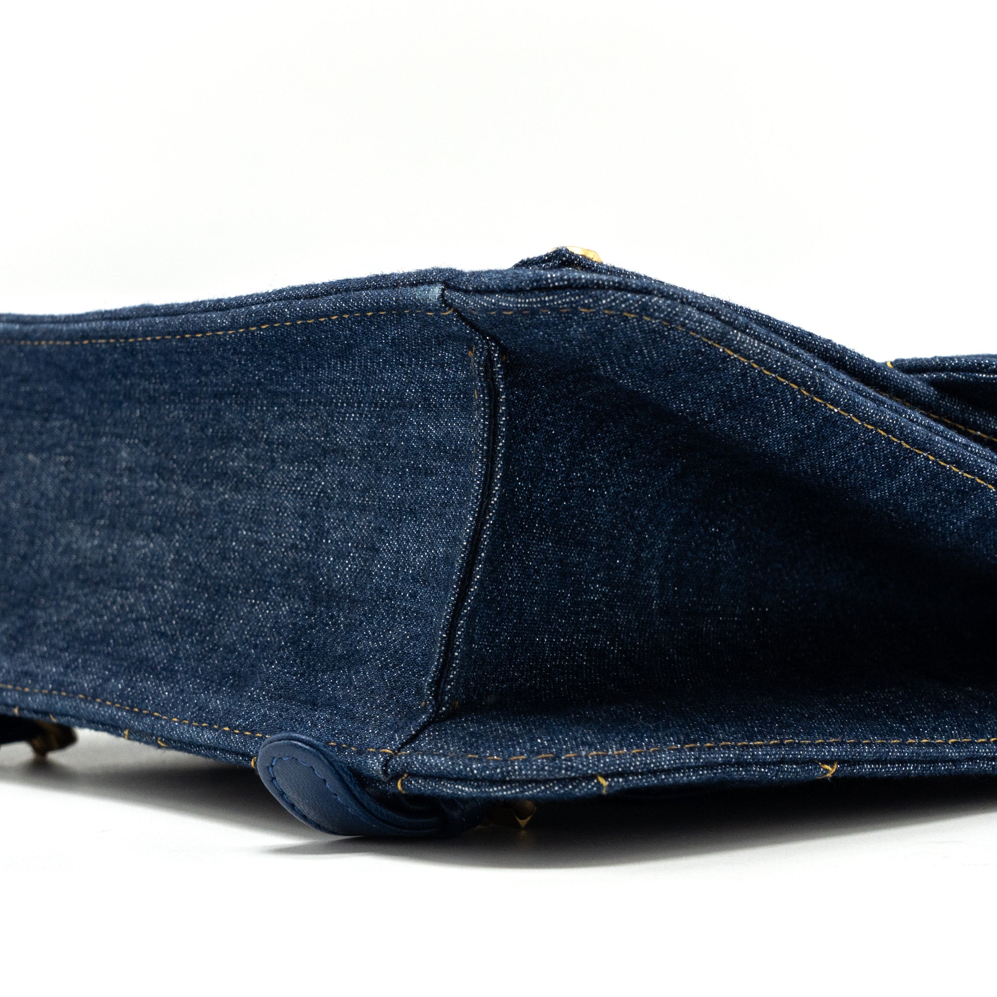 Chanel 23S flap backpack denim blue with GHW (microchip) - Image 8
