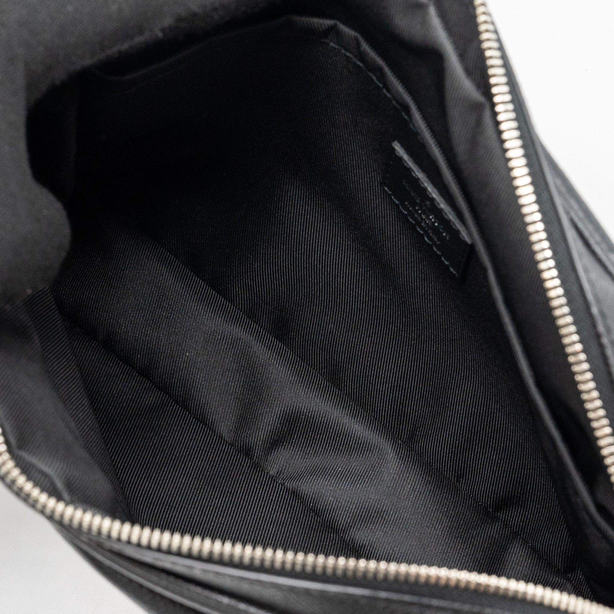 Louis Vuitton Messenger Bag Monogram Eclipse SHW - Image 10