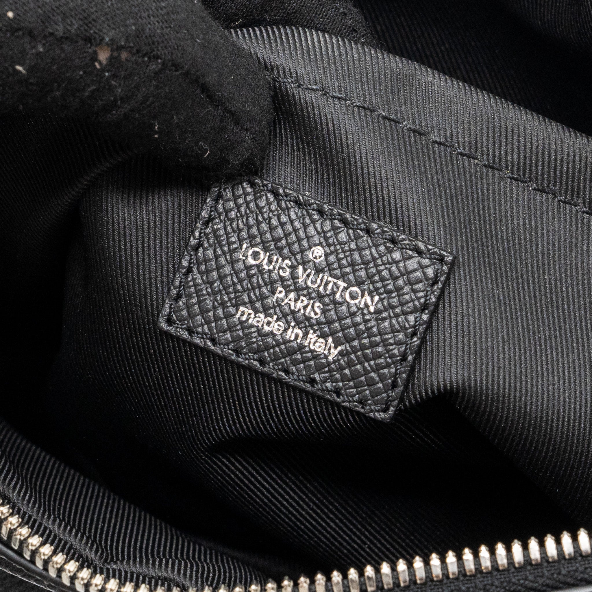 Louis Vuitton Messenger Bag Monogram Eclipse SHW - Image 11