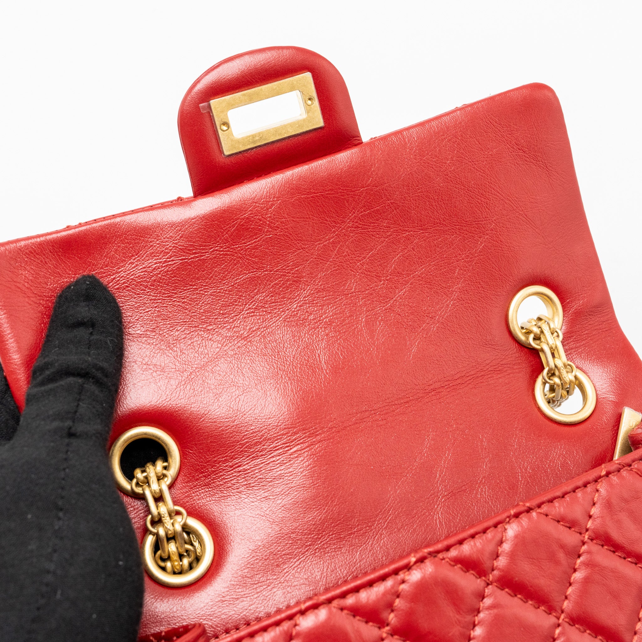 Chanel mini 2.55 Reissue flap bag aged calfskin red GHW - Image 11