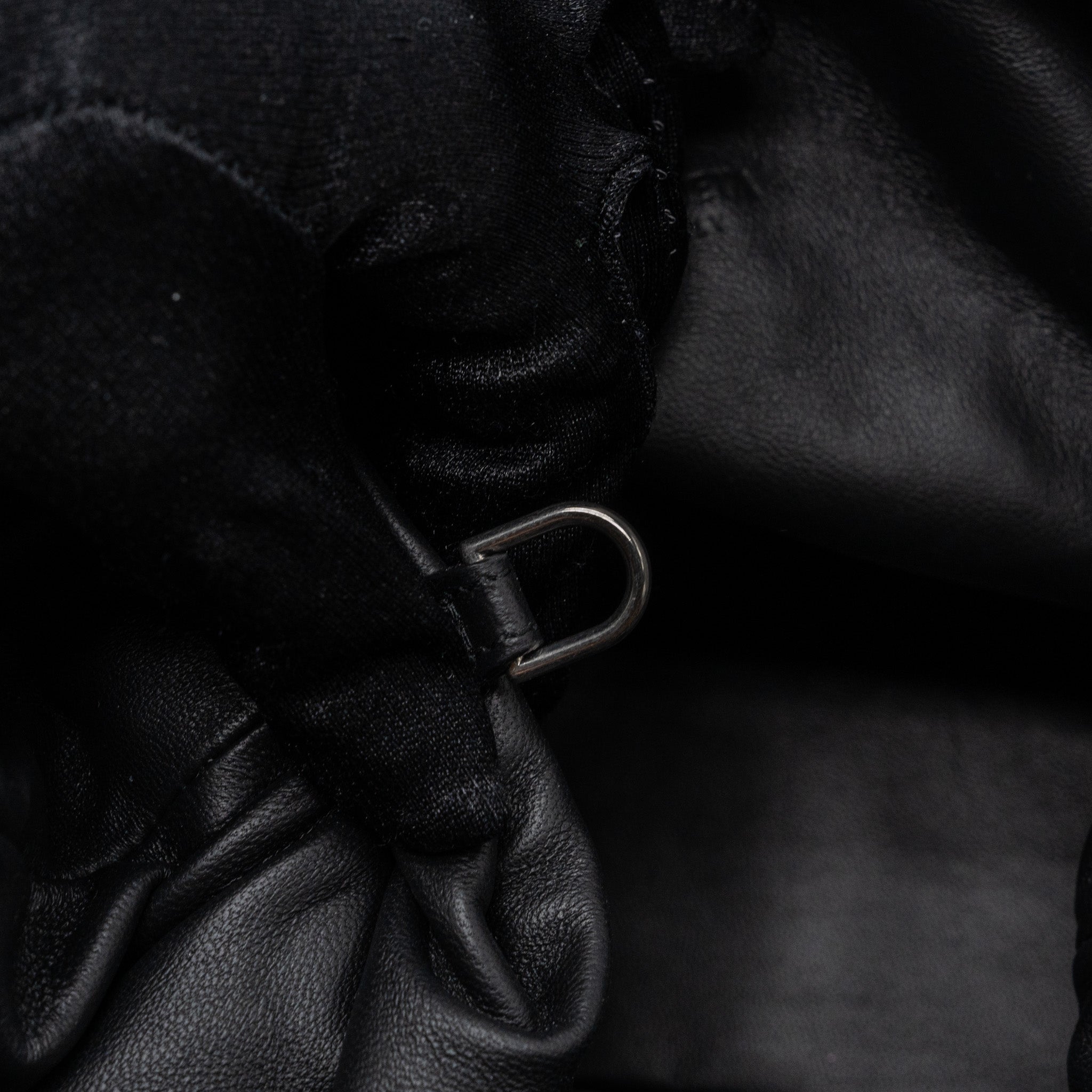 Bottega Veneta Pouch Intrecciato leather clutch lambskin black - Image 10