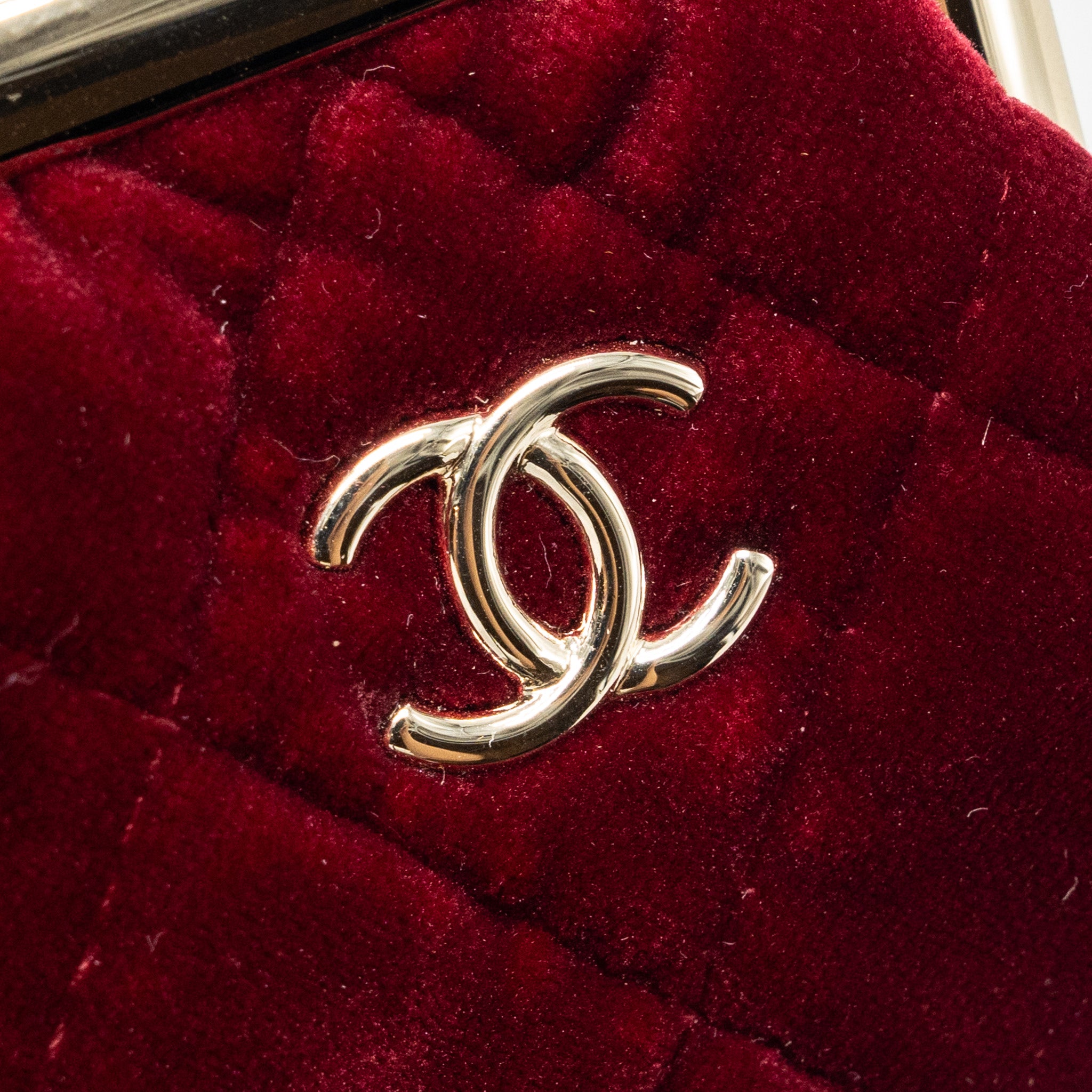 Chanel 22B mini clutch velvet red GHW (Microchip) - Image 4