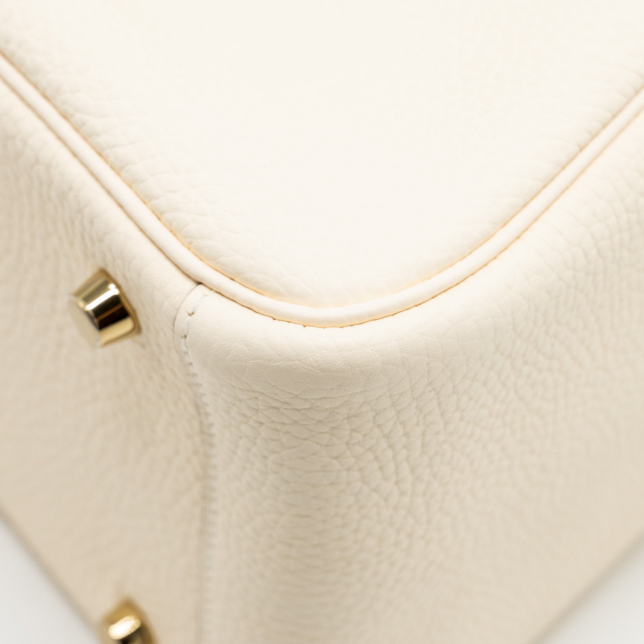 HERMES Lindy 26 Clemence Nata GHW Stamp W - Image 9