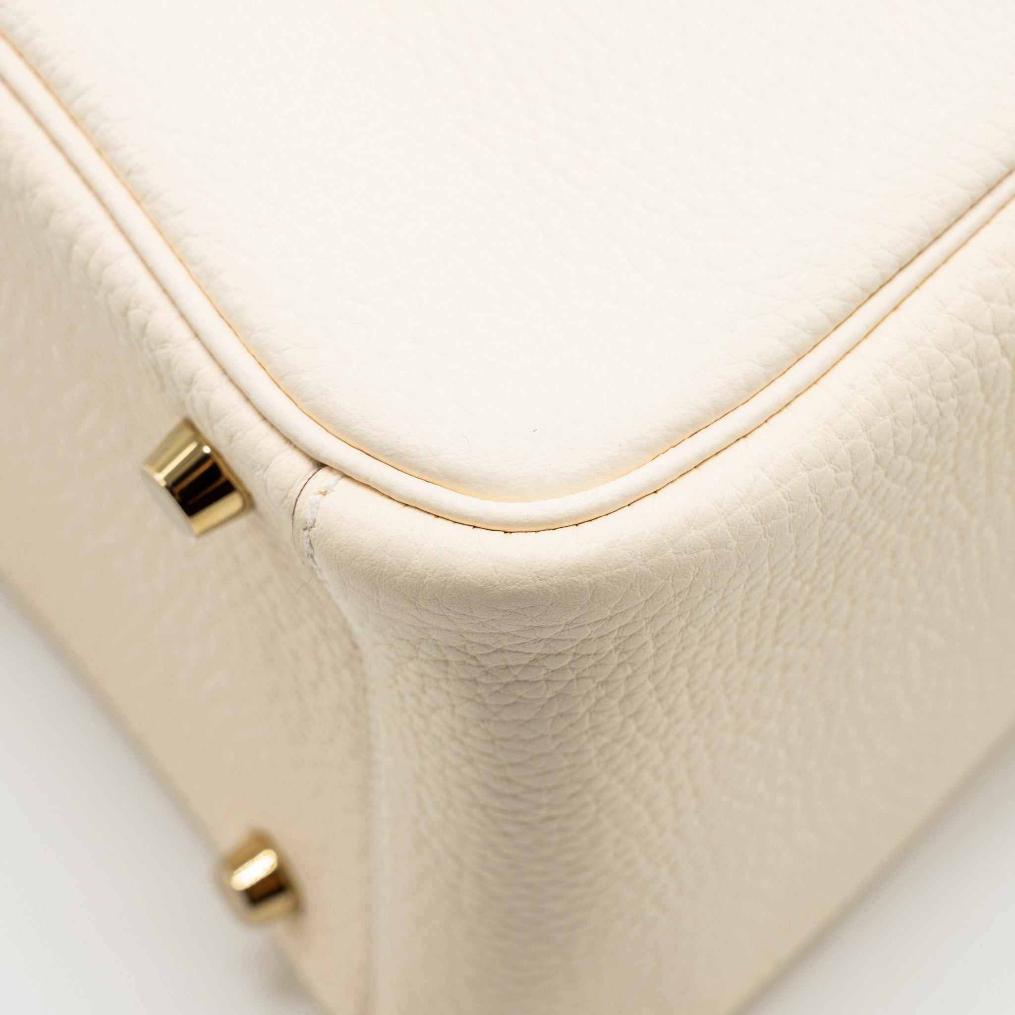 HERMES Lindy 26 Clemence Nata GHW Stamp W - Image 11