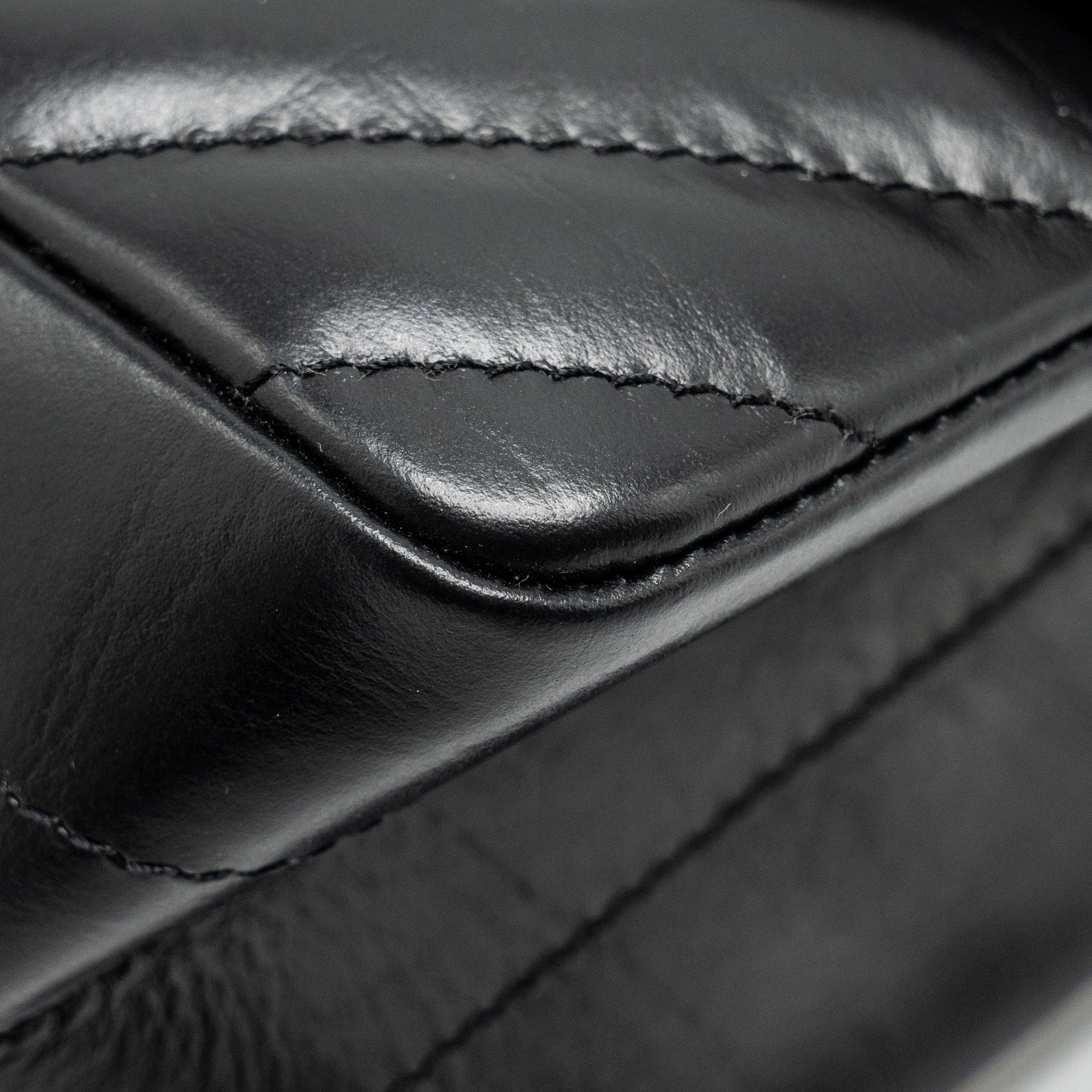 Chanel Mini 2.55 Reissue Chevron Calfskin Black GHW (Microchip) - Image 8