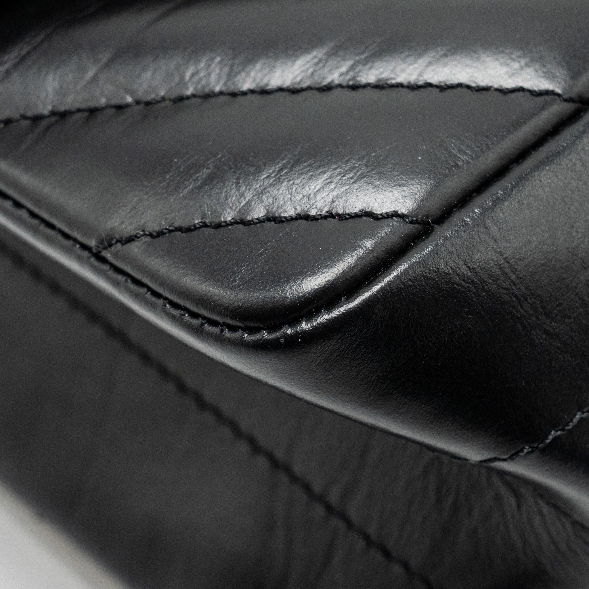 Chanel Mini 2.55 Reissue Chevron Calfskin Black GHW (Microchip) - Image 9