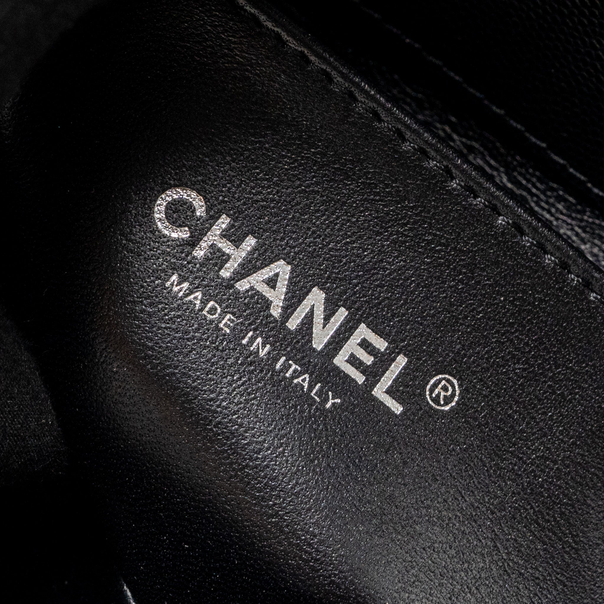 Chanel Small Boy Bag Caviar black Ruthenium Hardware (microchip) - Image 14