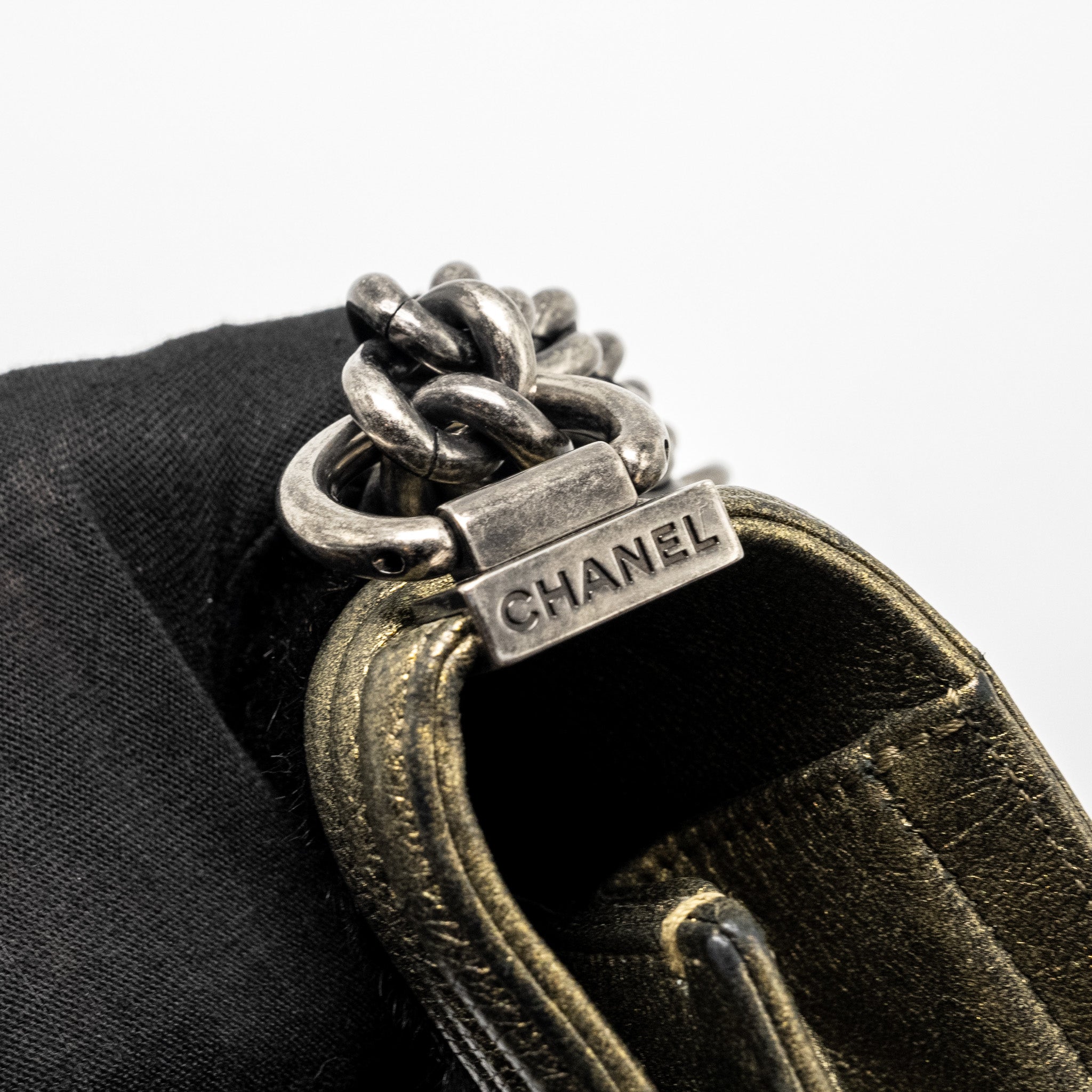 Chanel medium boy bag horsehair / calfskin black / gold ruthenium hardware - Image 13