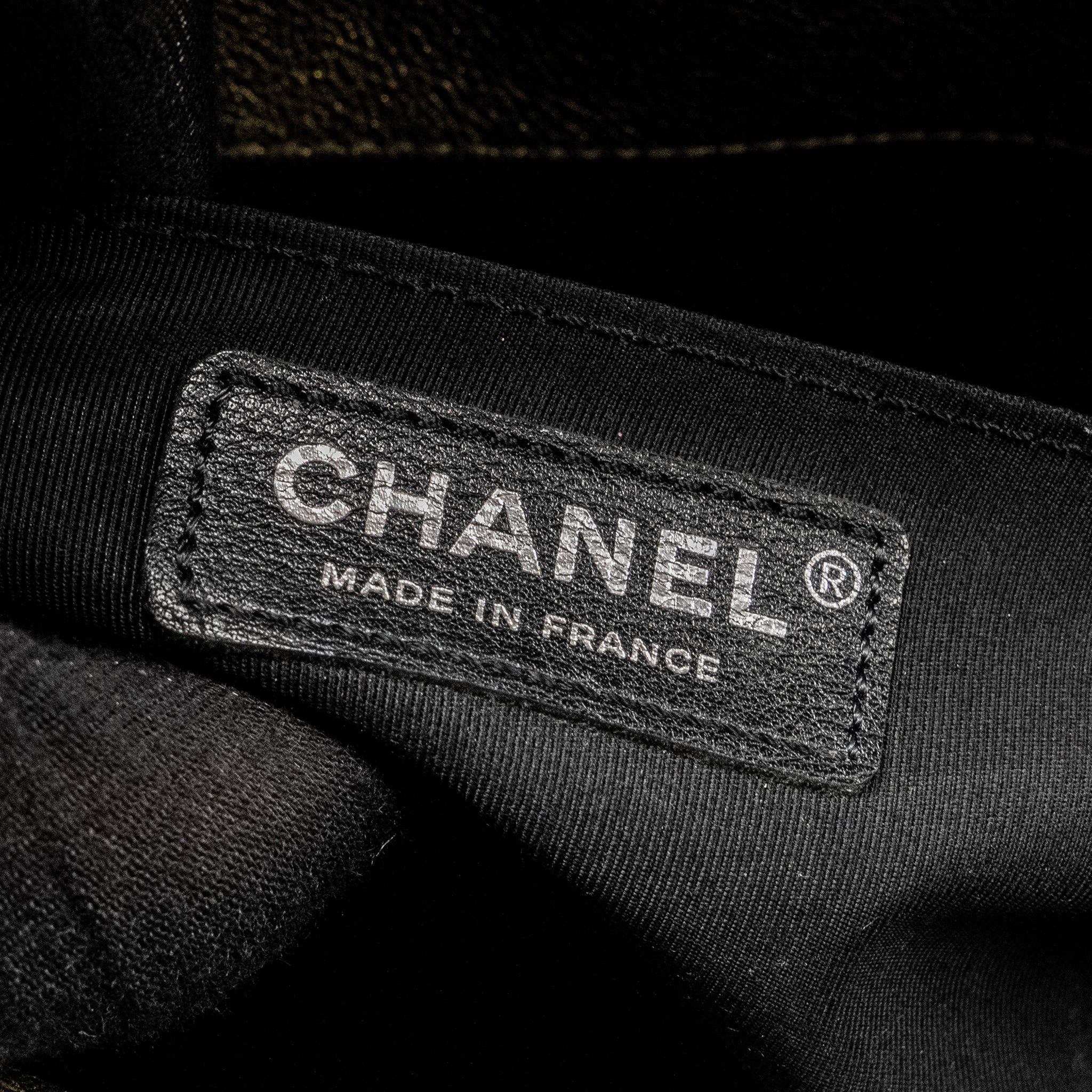 Chanel medium boy bag horsehair / calfskin black / gold ruthenium hardware - Image 18
