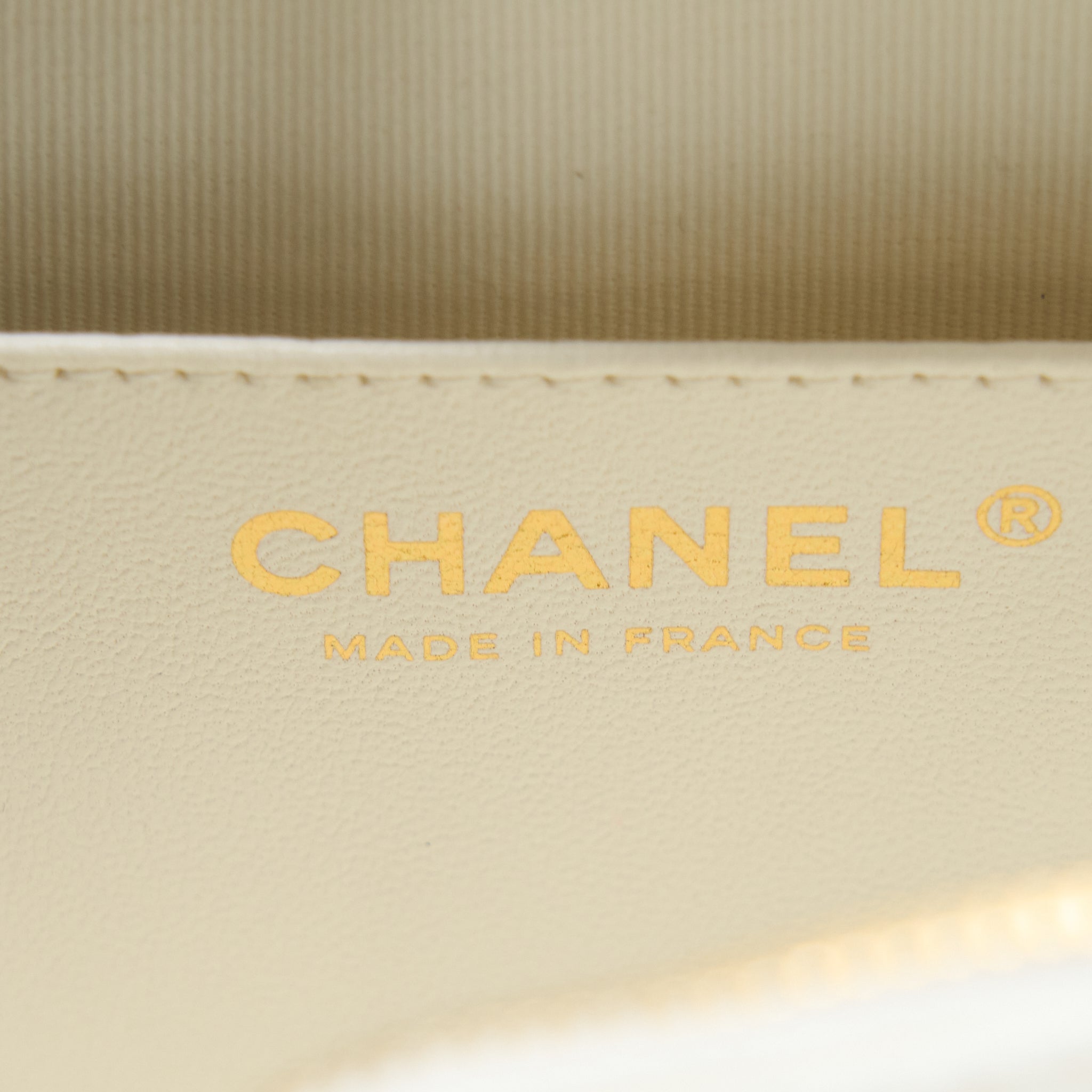 Chanel 22s Heart Bag Lambskin White LGHW (Microchip) - Image 10