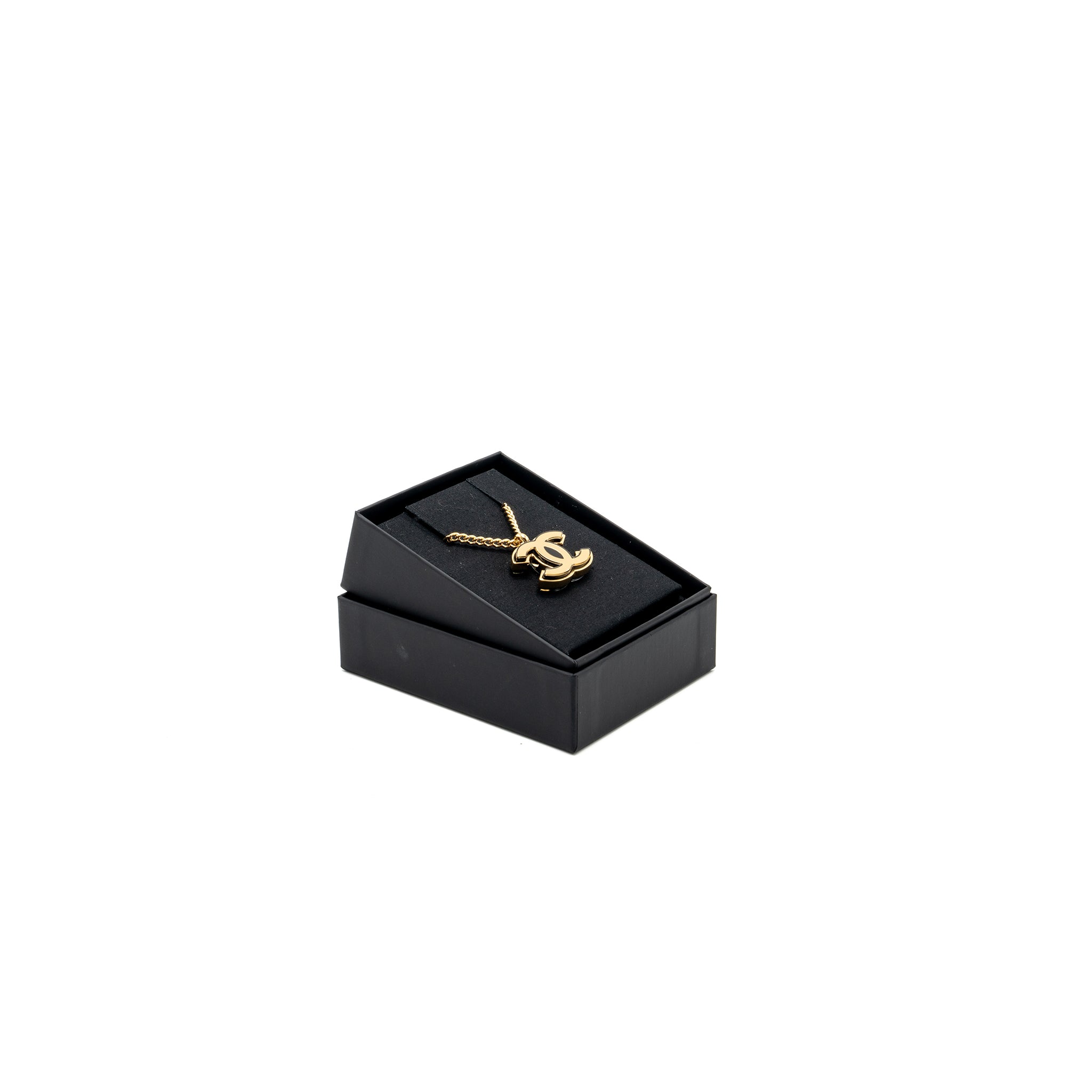 Chanel Giant CC Logo Necklace Gold Tone - Image 2