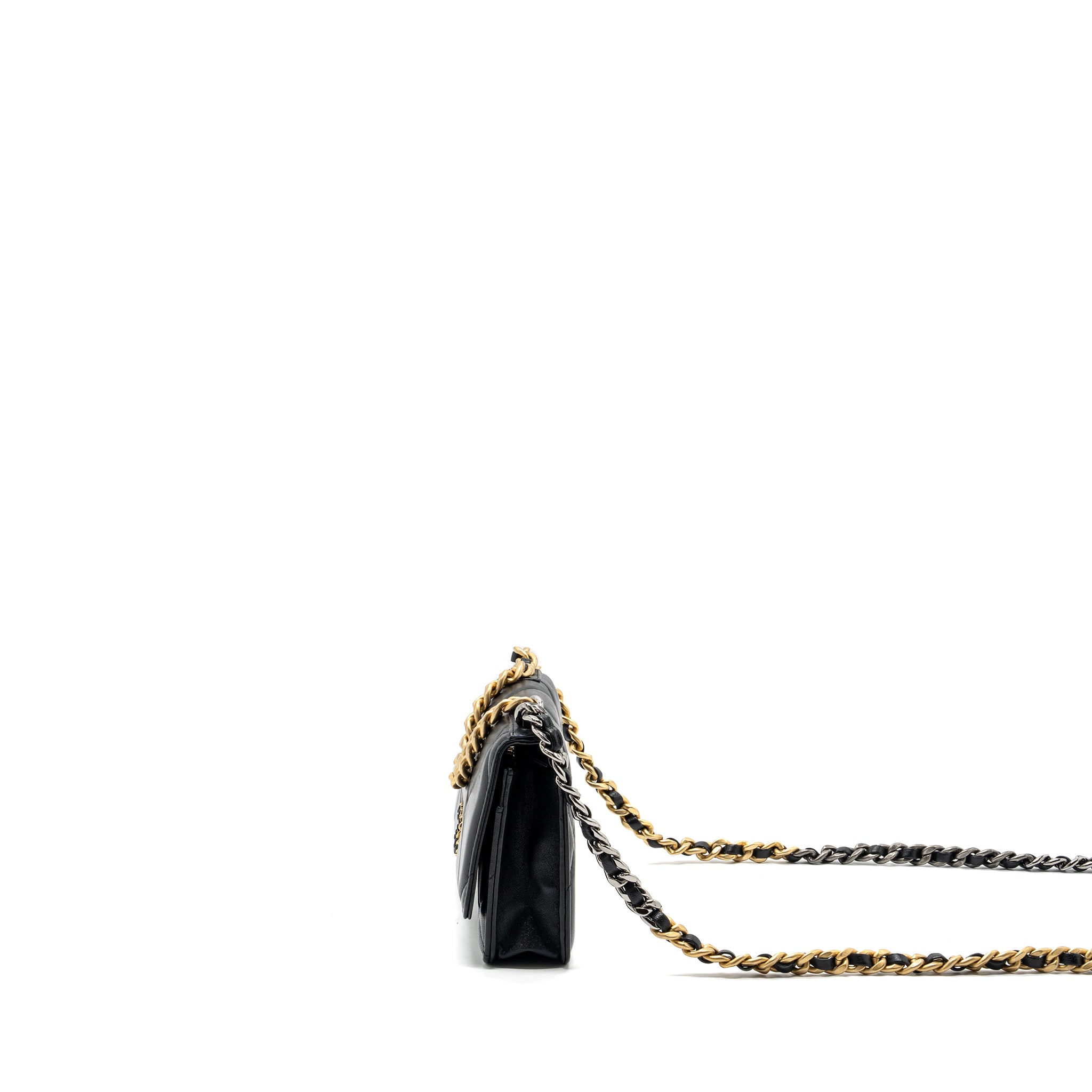 Chanel 19 wallet on chain lambskin black multicolor hardware (microchip) - Image 4