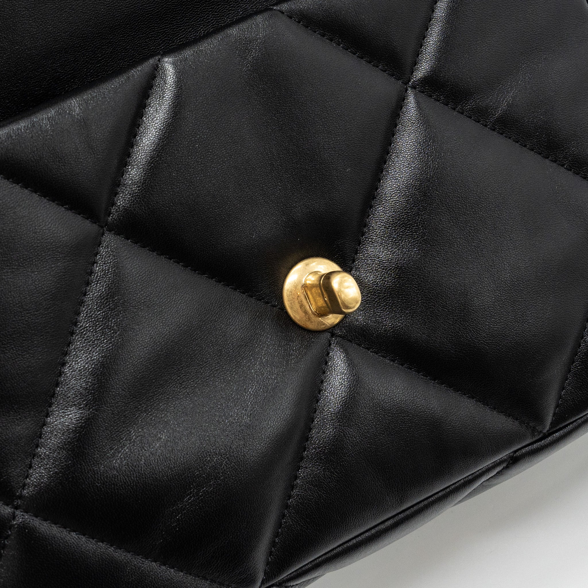 Chanel small 19 bag lambskin black multicolour hardware (microchip) - Image 11