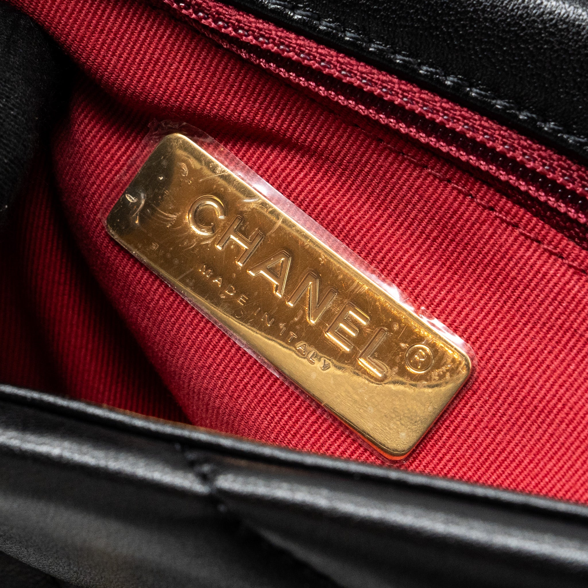 Chanel small 19 bag lambskin black multicolour hardware (microchip) - Image 14