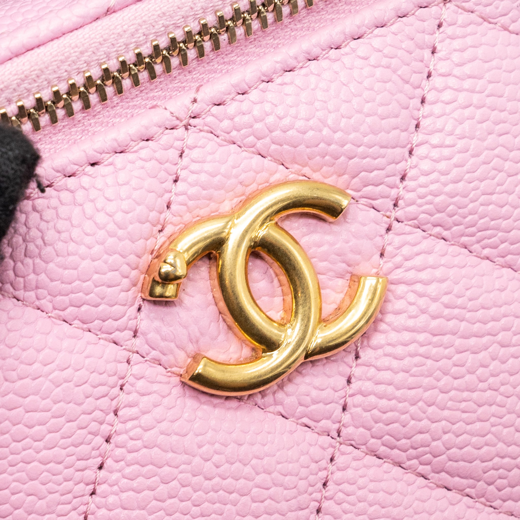Chanel mini vanity with chain caviar light pink GHW (Microchip) - Image 8