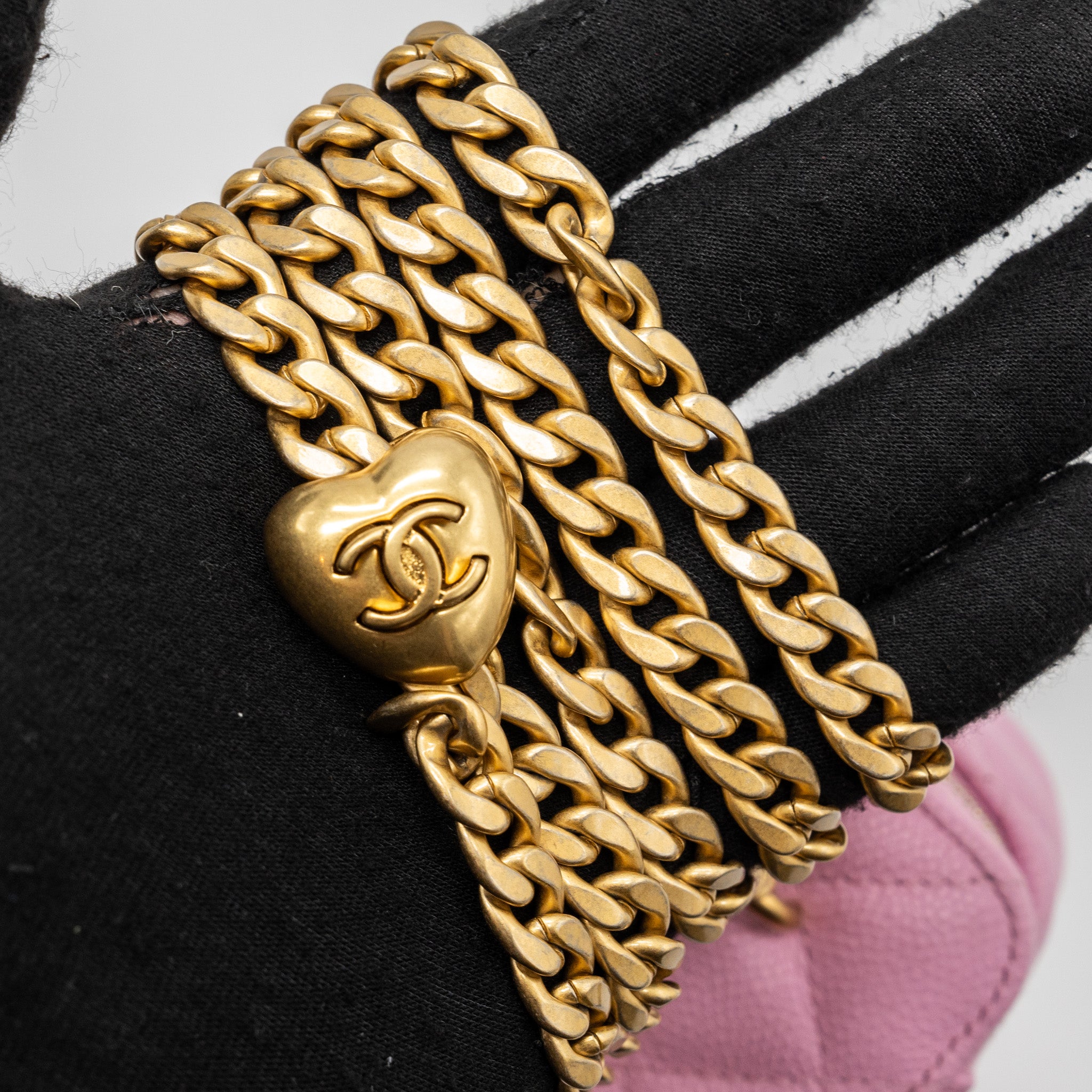 Chanel mini vanity with chain caviar light pink GHW (Microchip) - Image 9