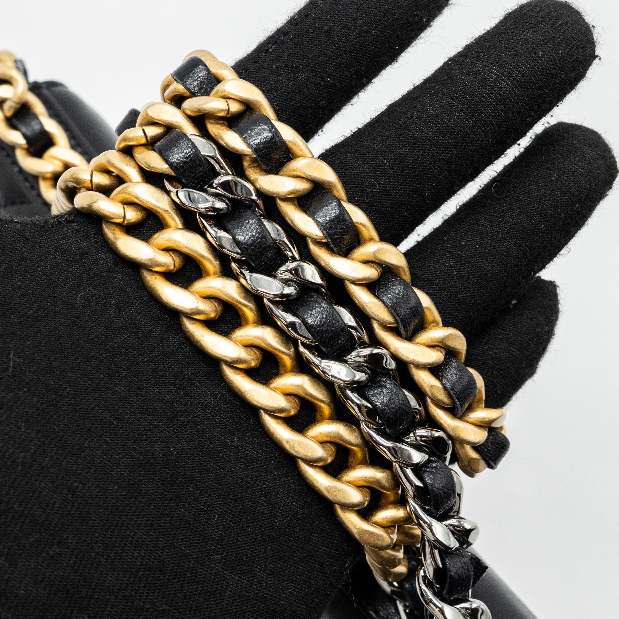 Chanel 19 wallet on chain lambskin black multicolor hardware (microchip) - Image 9